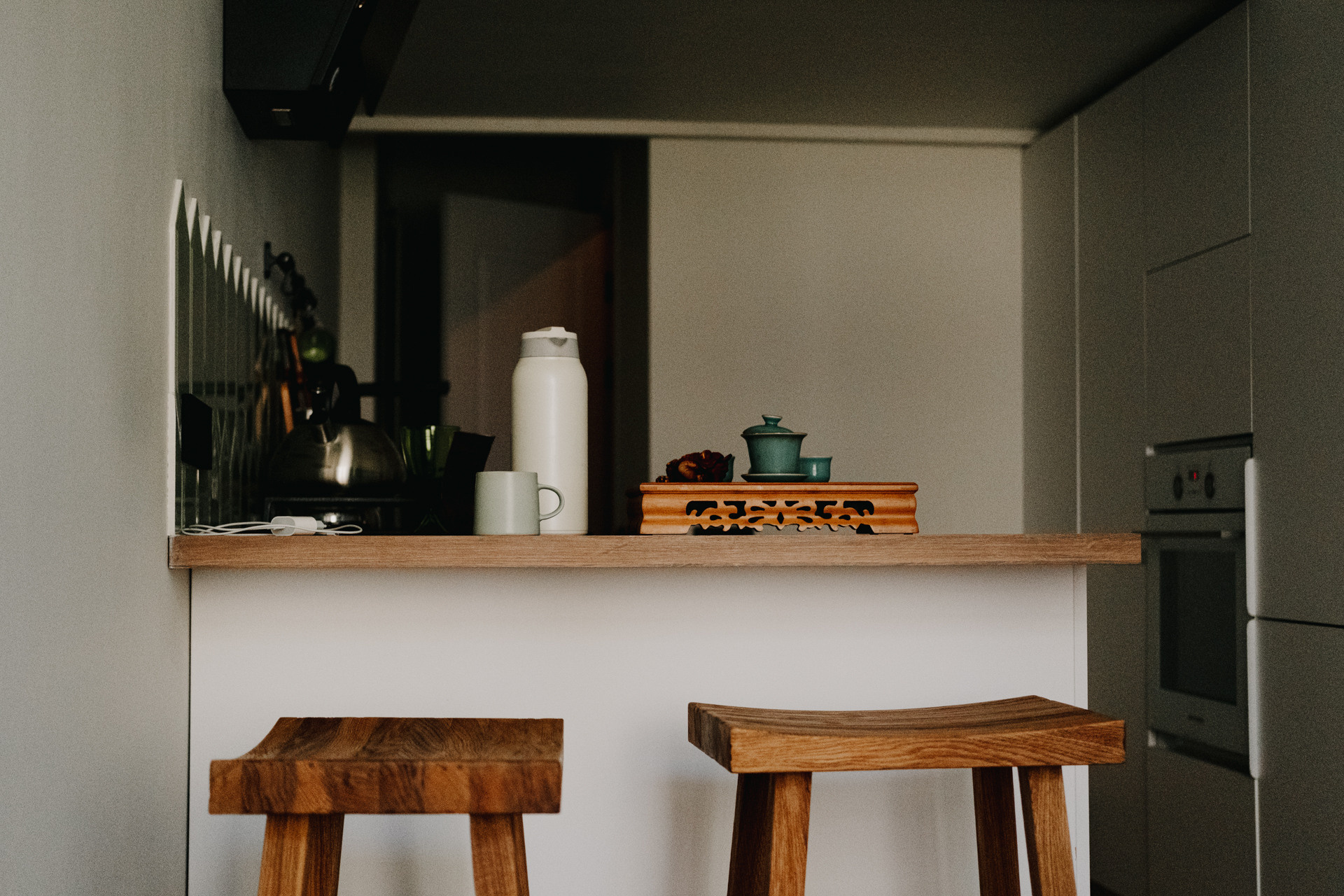 Толя и Лена живут на Покровке и любят. Про любовь