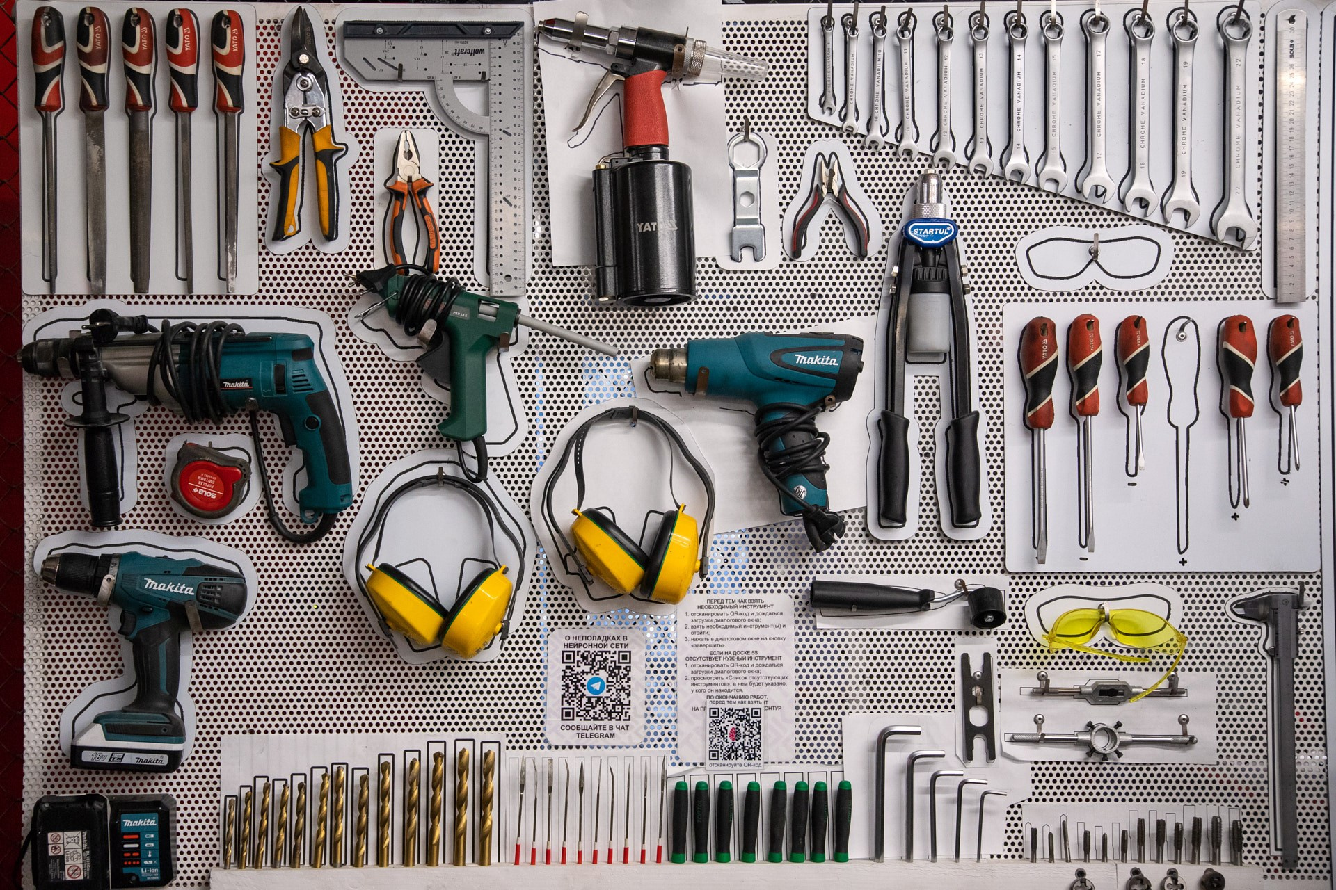 Репортаж из ENCATA — сервис конструкторской разработки. Репортажный фотограф в Минске. Алексей Матюшков