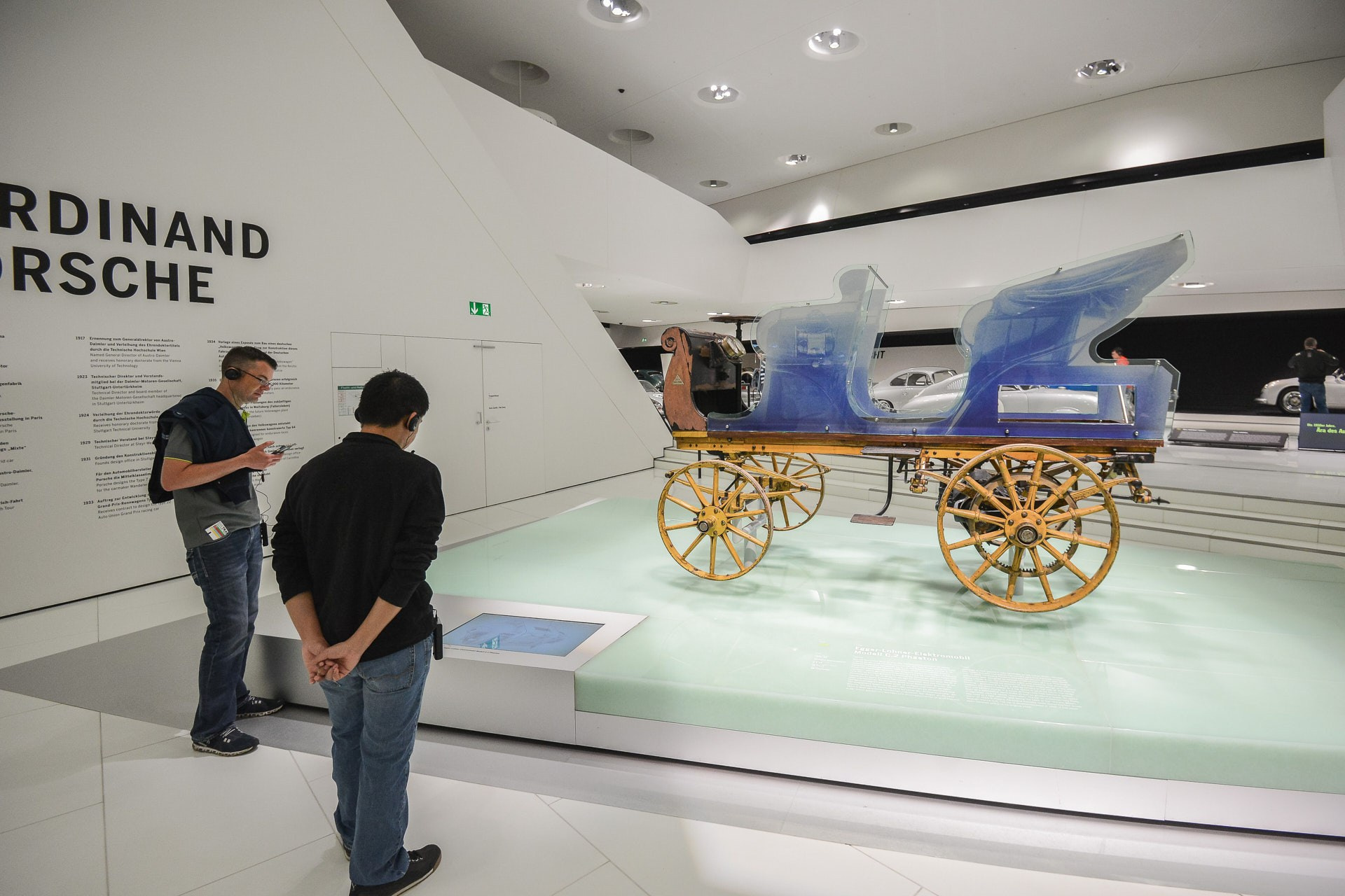 Музей Porsche в Штутгарте (2016 год). Репортажный фотограф в Минске. Алексей Матюшков