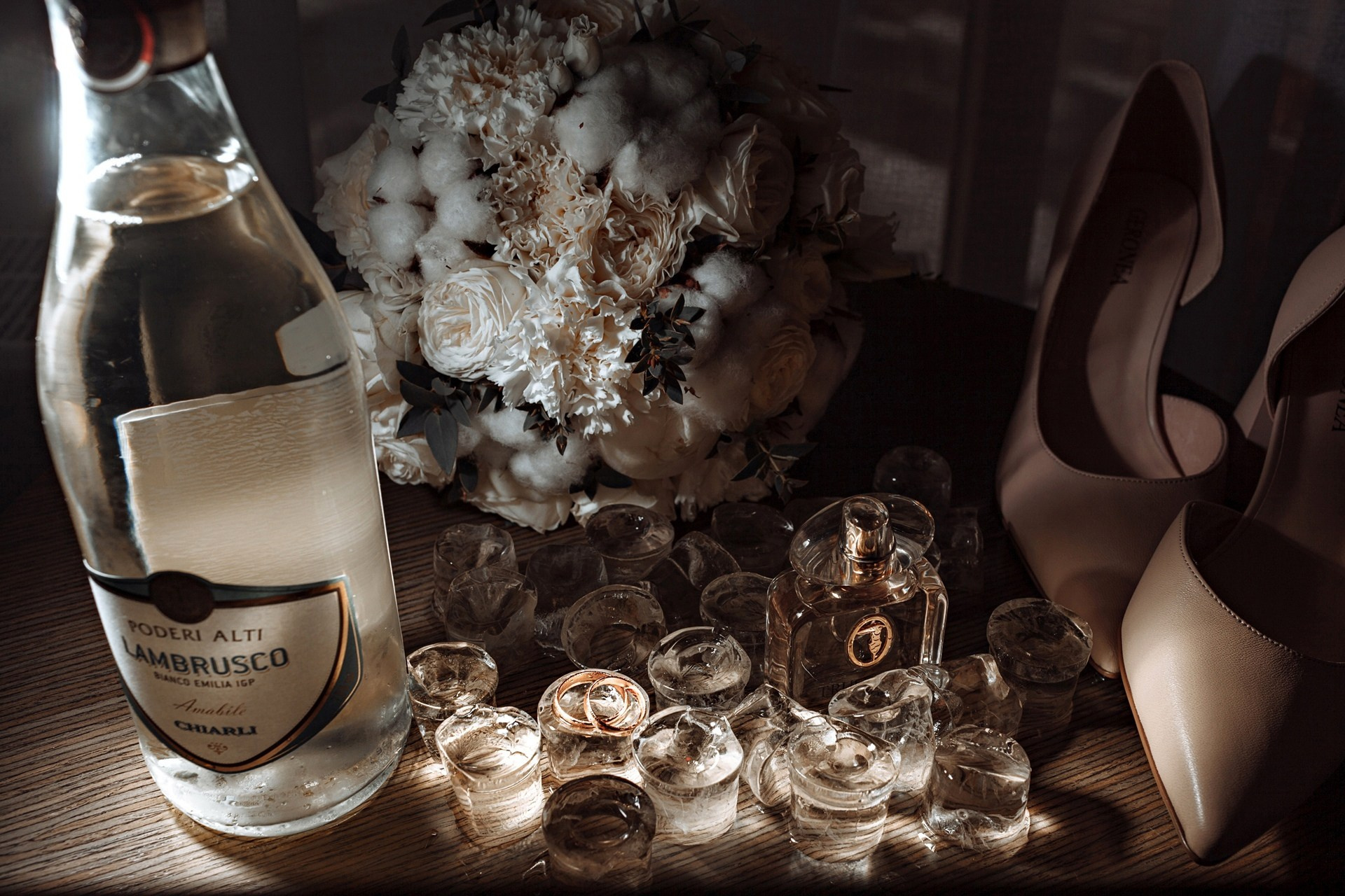 Свадебным парам. Команда фотографов