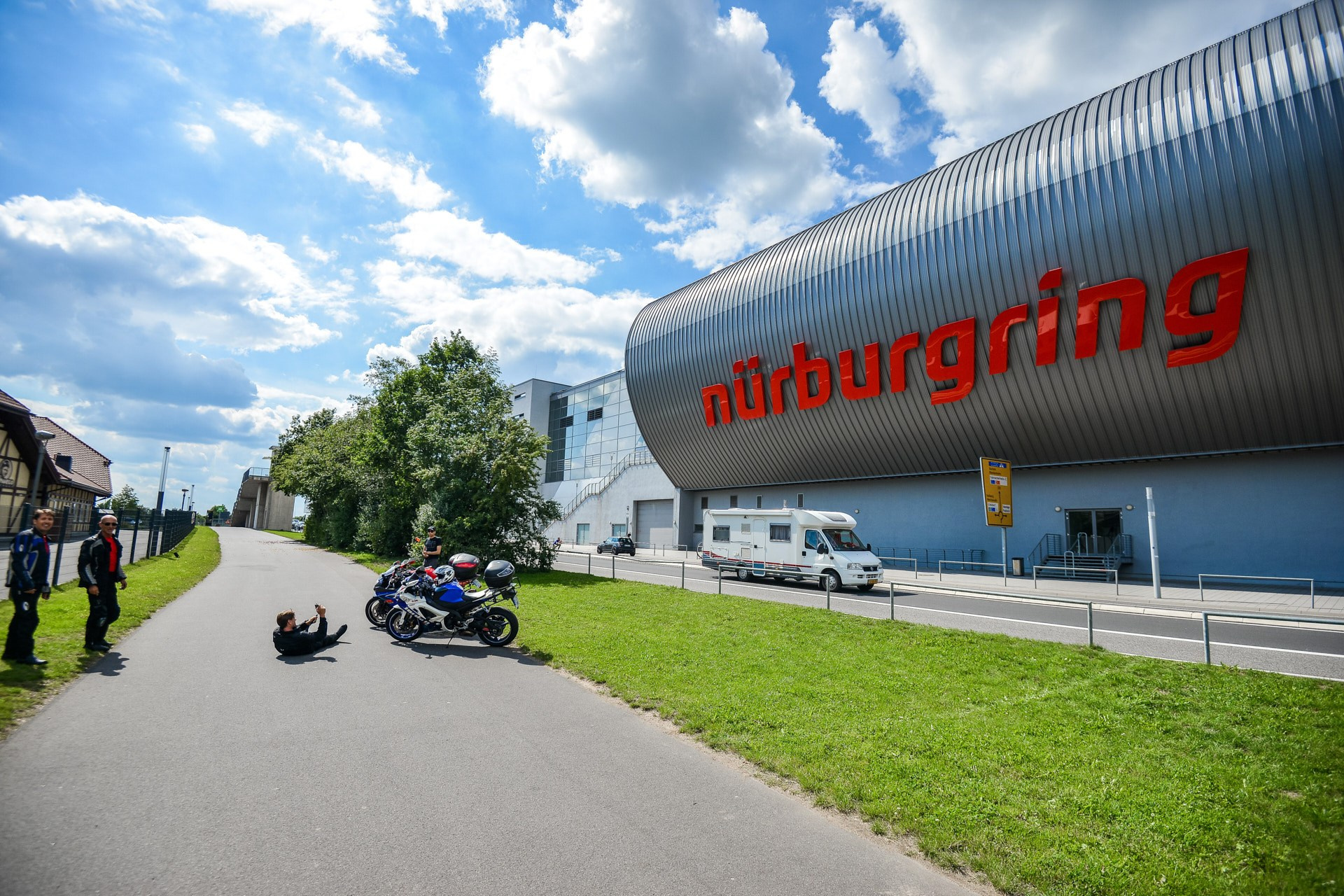 Нюрбургринг — лучшая гоночная трасса в мире. Репортажный фотограф в Минске. Алексей Матюшков