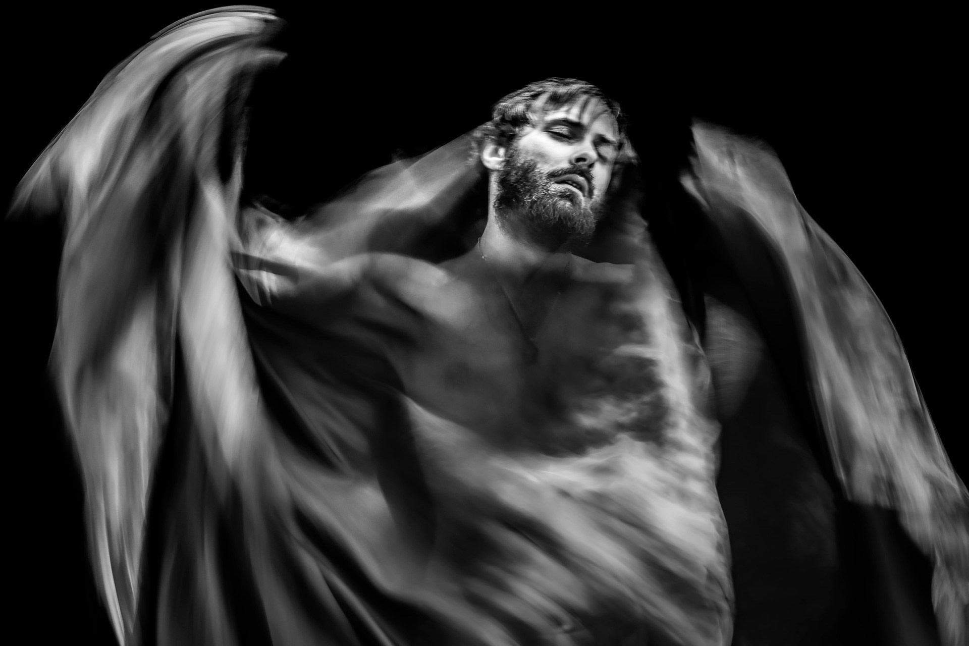 Избранная выставка — 10 лет творчества Михаила Потапова