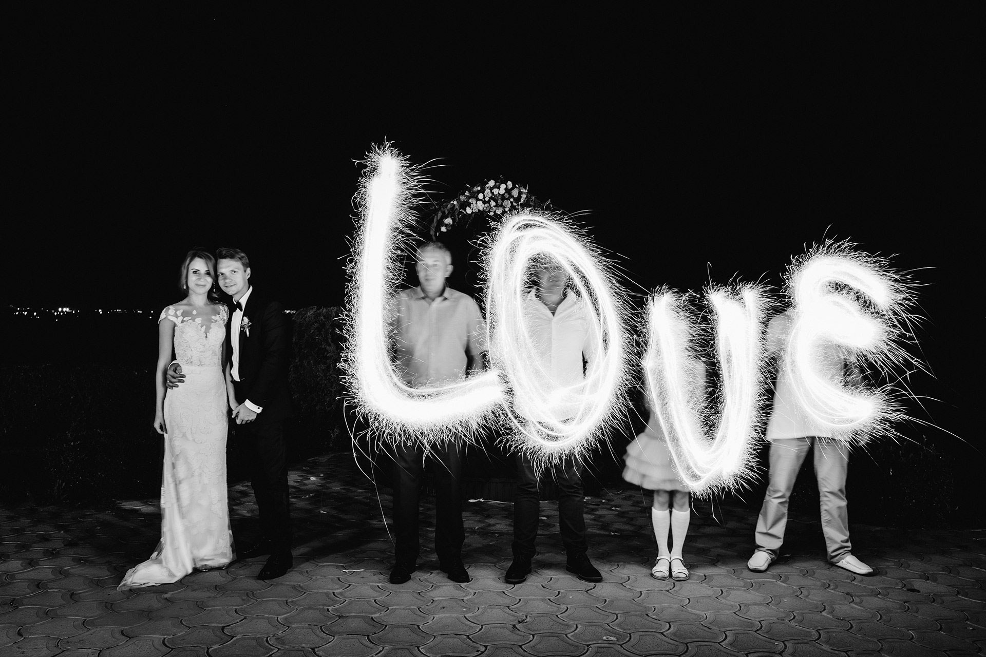 Как сделать волшебную свадебную фотографию со вспышкой и бенгальскими огнями — пошаговая инструкция. Свадебный и семейный фотограф в Таганроге Бакарюк Антон