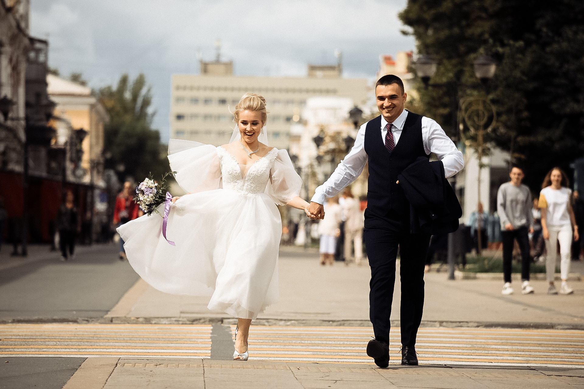 Городские съемки. Фотограф в Саратове — Свадьба, выпускной, заказать 89376325252