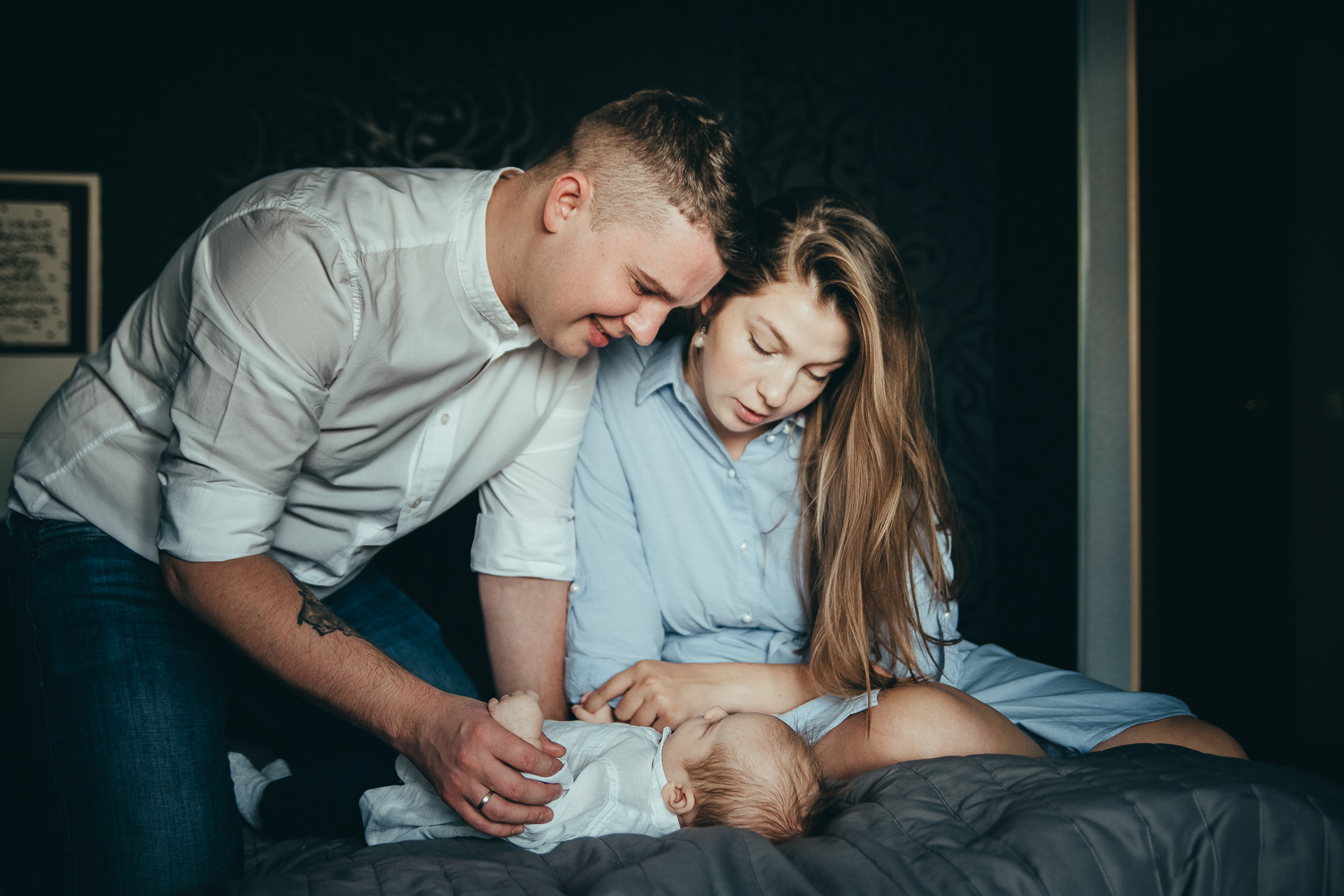 Мила, Саша и сынок Ваня. Фотограф новорожденных в стиле lifestyle в Воронеже Юлия Ключникова