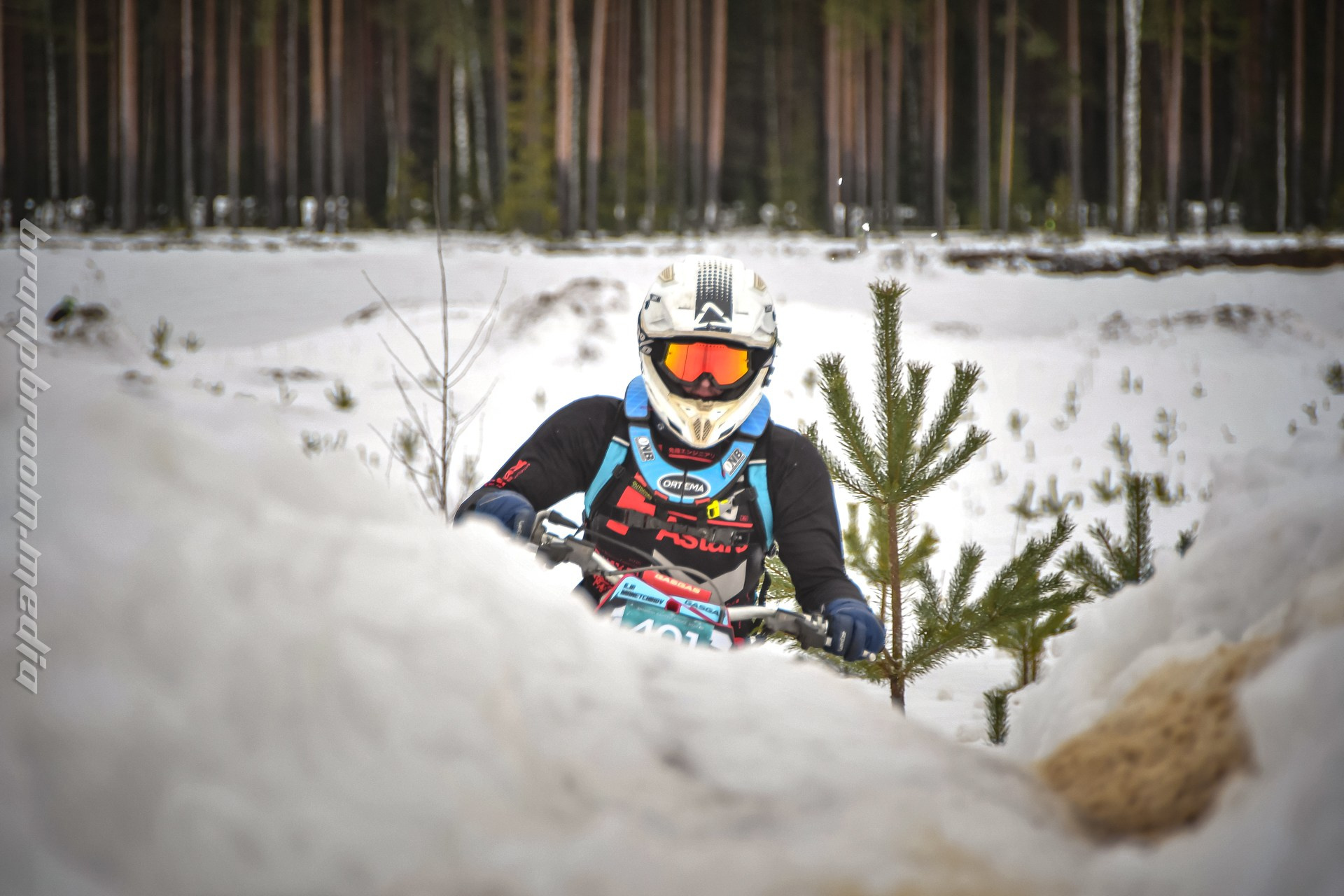 CountryCross. BraapBroom Media Group