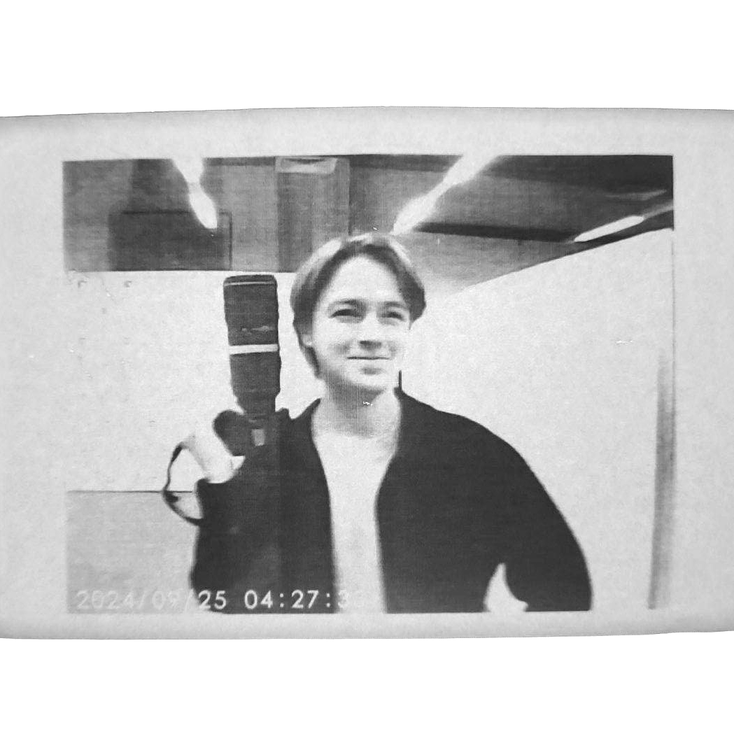 Контакты. Фотограф Руслан Хафизов