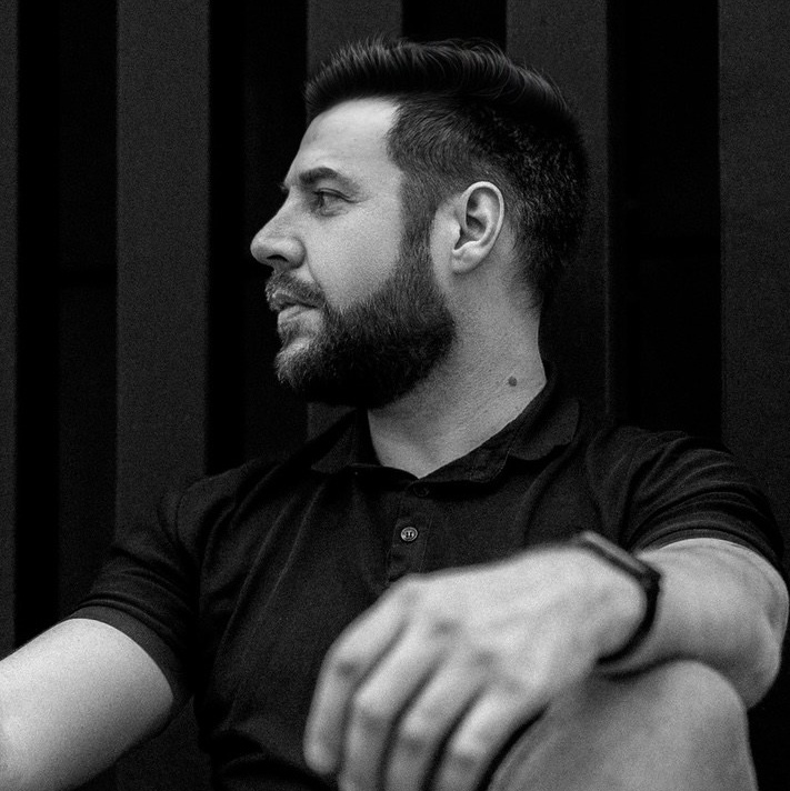 КОНТАКТЫ. Свадебный фотограф в Ульяновске Владимир Лесников