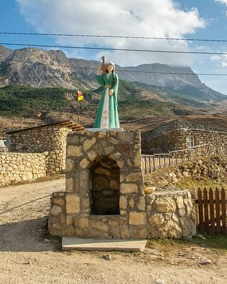 Северная Осетия. Дигорское ущелье, дом-музей «Задалески Нана»