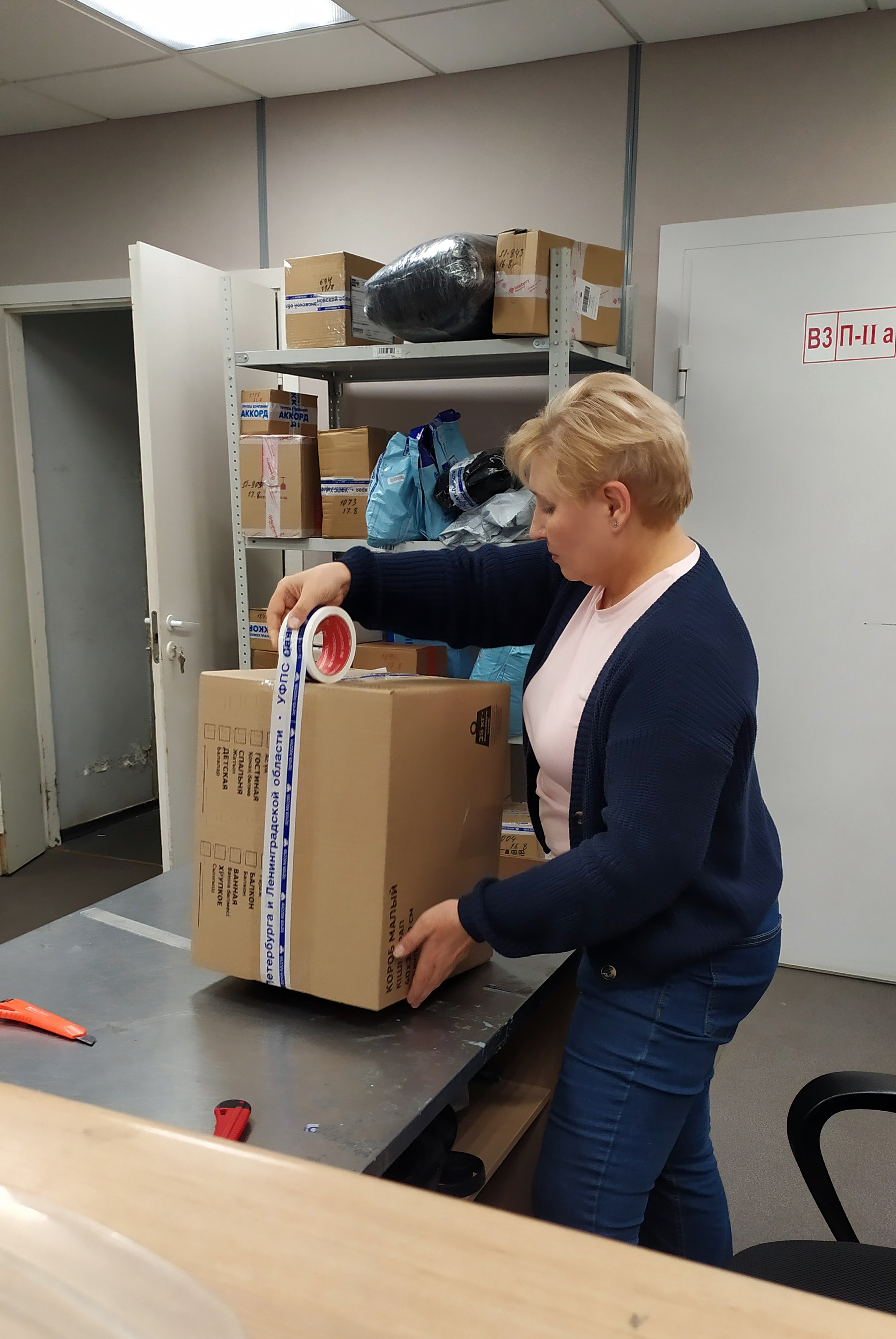 創作肖像的階段. 根據照片訂購繪畫和肖像。藝術家 Sofia Rechling