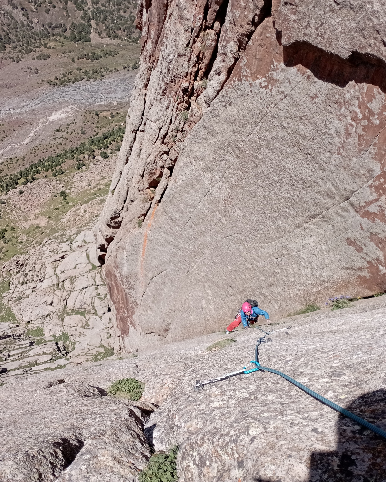 Nominee 2025: Sourire Kirghize route. Free Climbing in Karavshin. “Steel Angel”: women’s climbing award