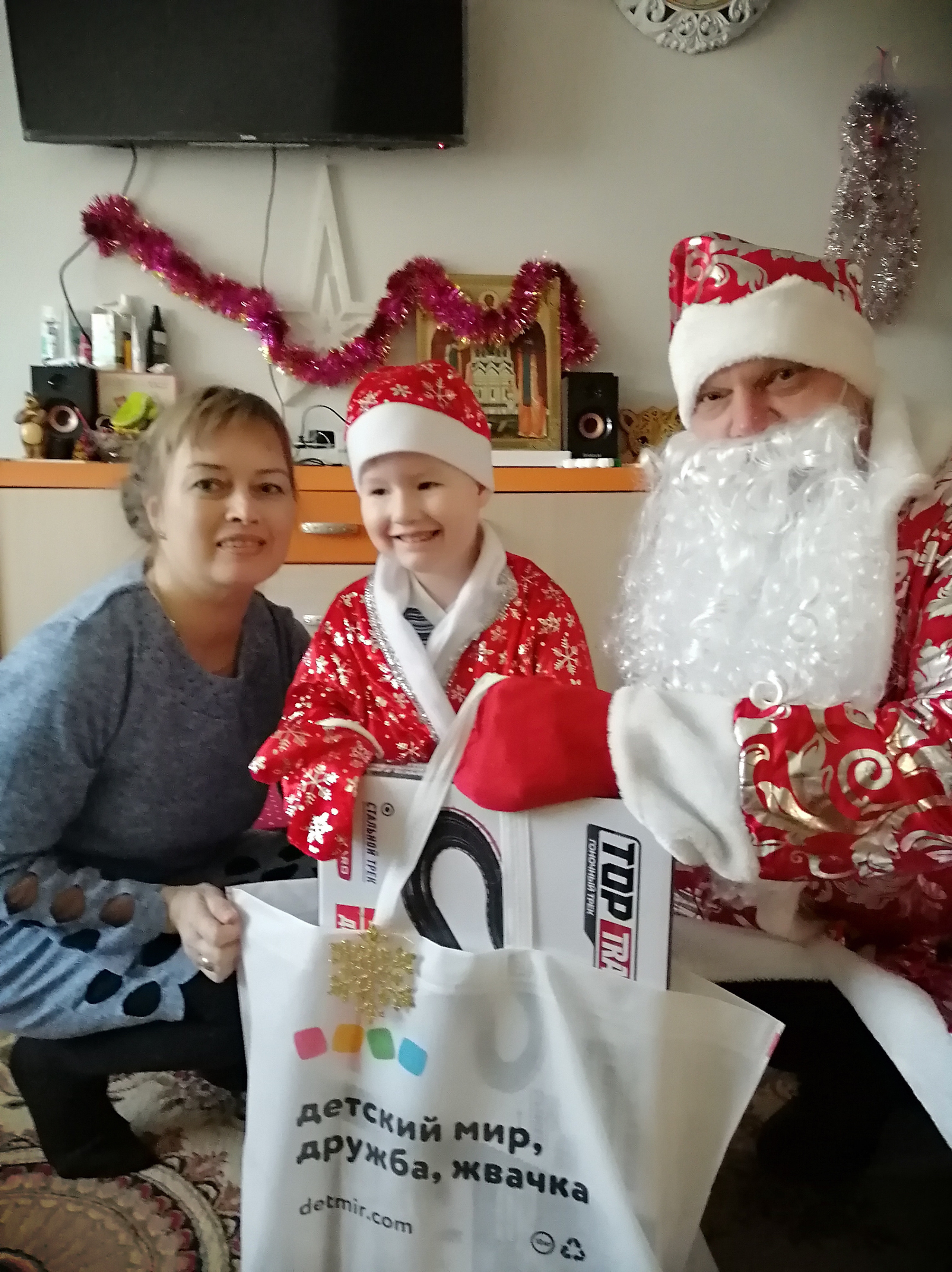 «Стань Дедом Морозом!». Фонд Мама