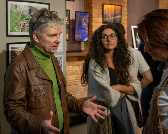 В Книжной палате в Черниговском состоялось открытие выставки выпускников МГУ имени М. В. Ломоносова. Visual Gen: профессиональный фото, видео и AI Контент для вашего бизнеса и событий | Виктория Вотоновская | Москва