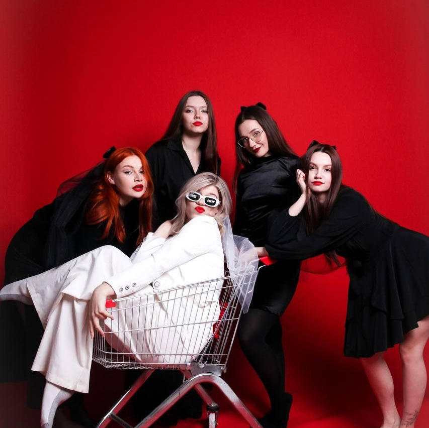 Стоимость фотосессии в Самаре. Семейная фотосессия в Самаре. Автопортретная фотостудия «MySelf» в Самаре