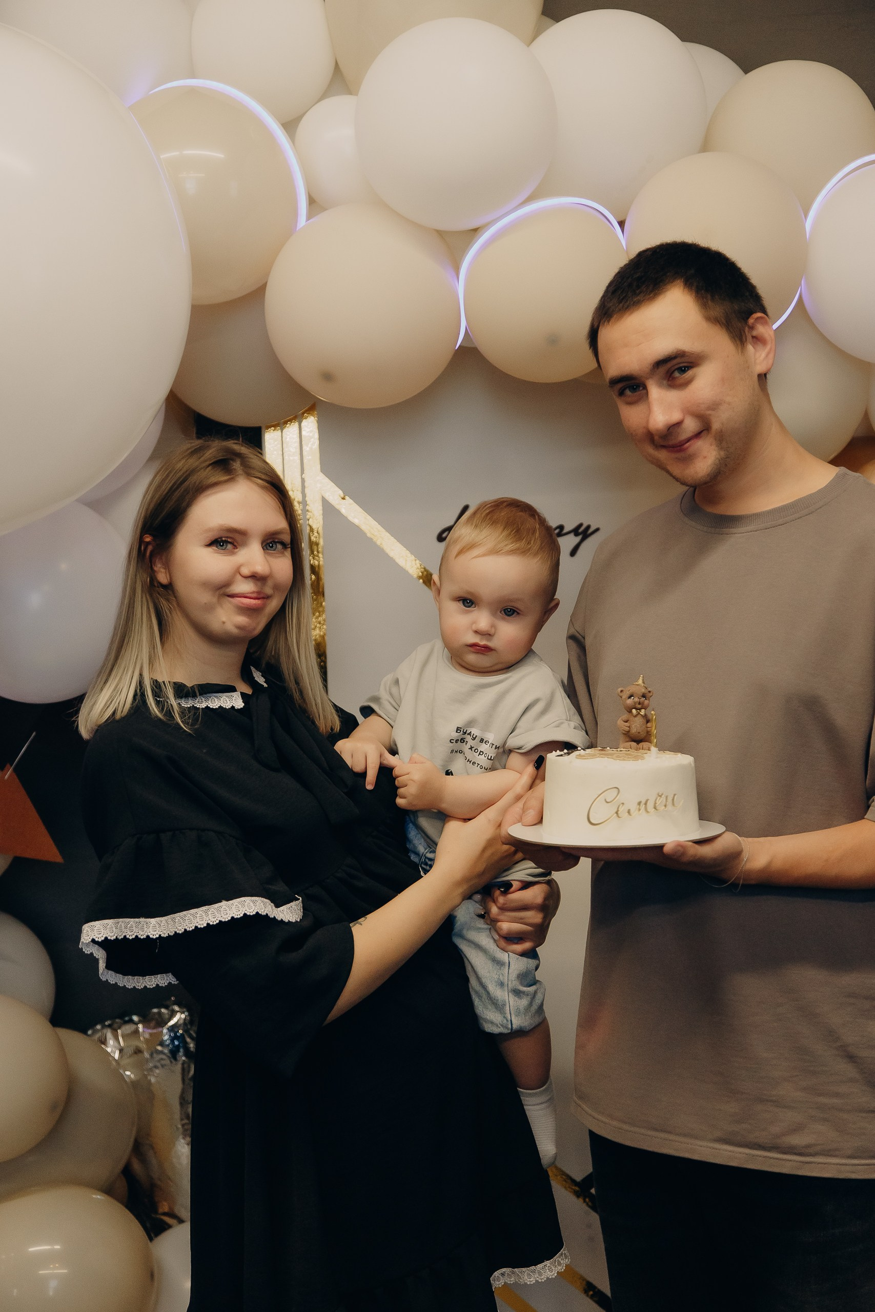 Репортаж (выписка, ДР в лофте). Фотограф на первый годик, семейный и детский фотограф в Новосибирске