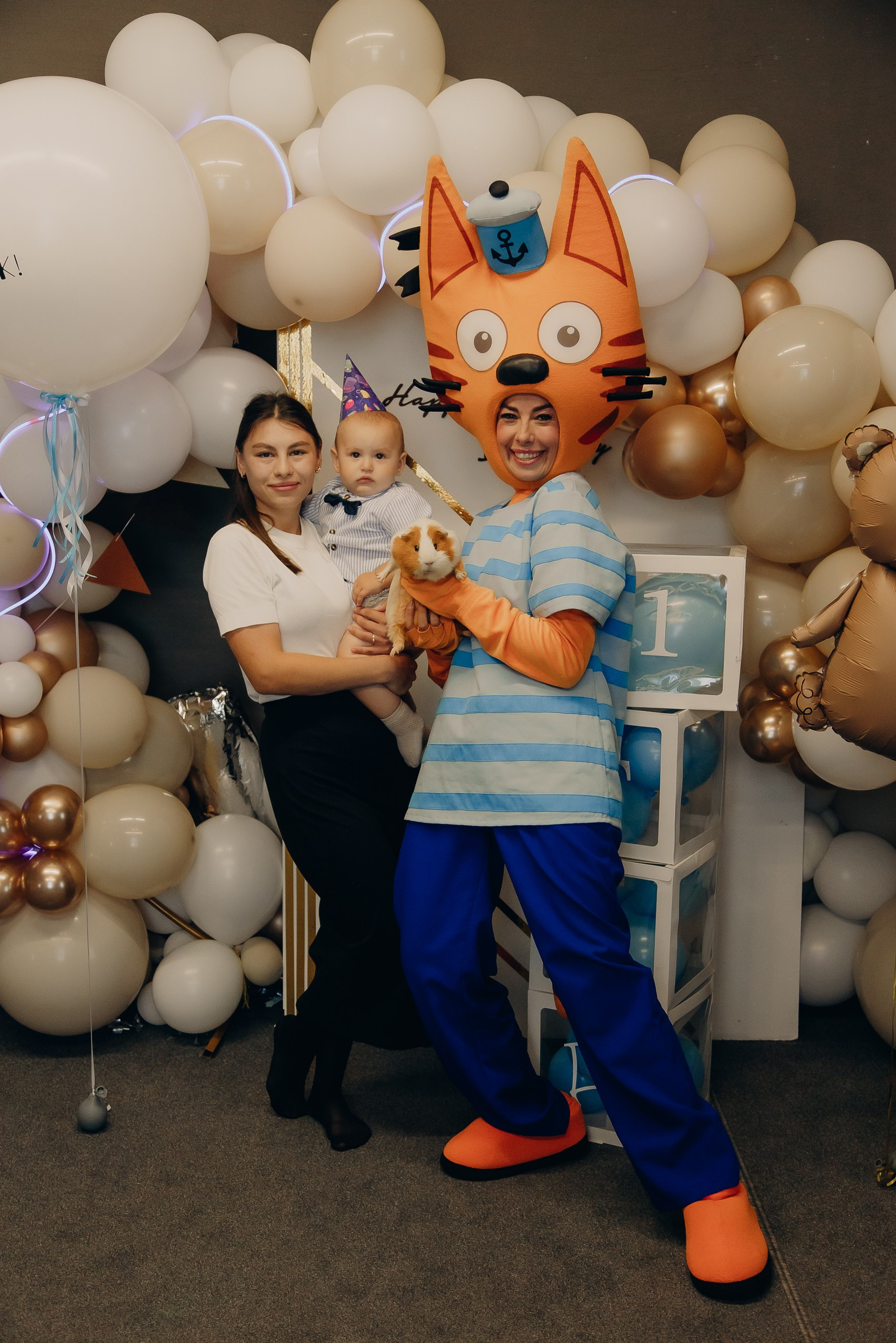 Репортаж (выписка, ДР в лофте). Фотограф на первый годик, семейный и детский фотограф в Новосибирске