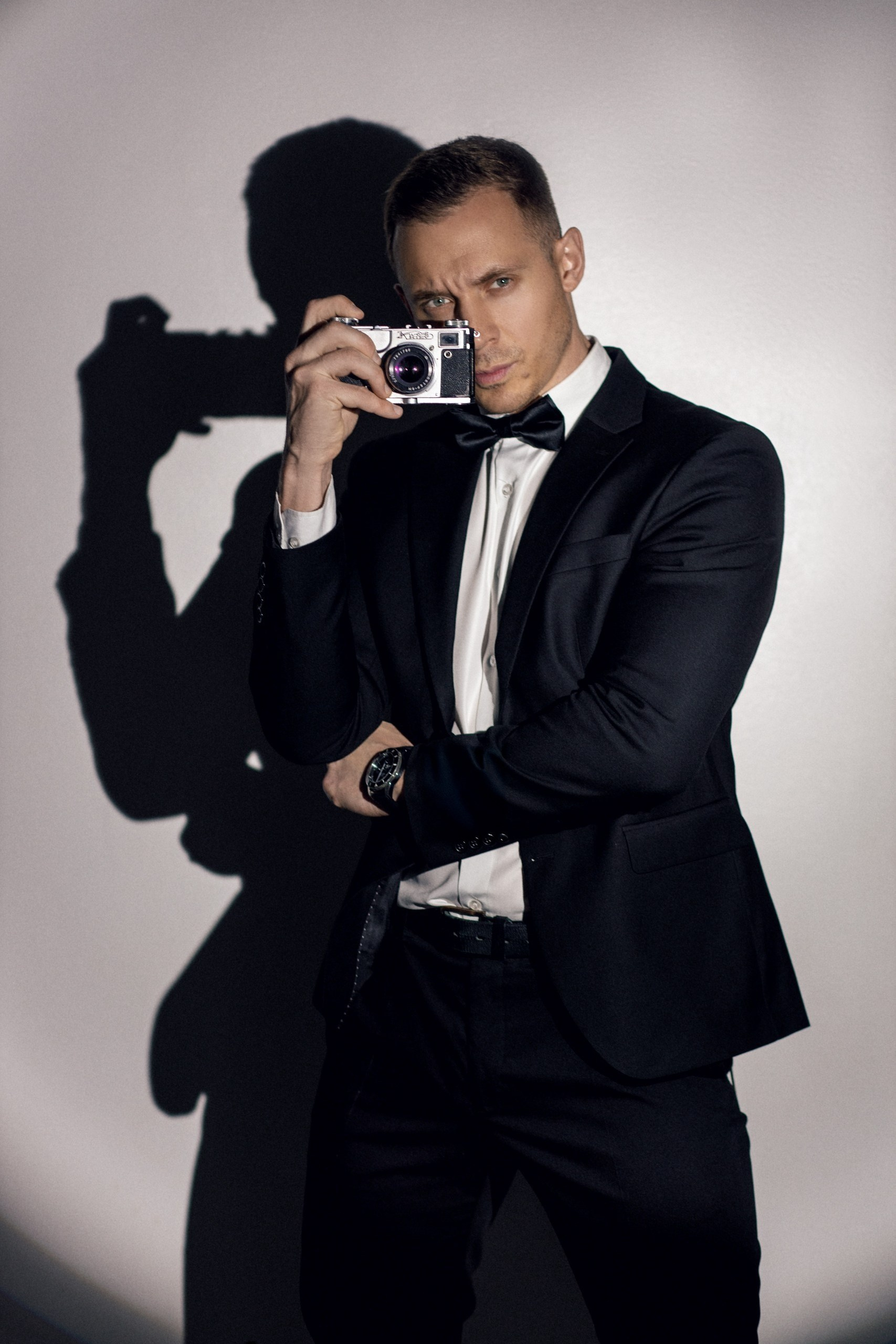 Контакты. Fashion и контент-фотограф в Москве Антон Попелнуха