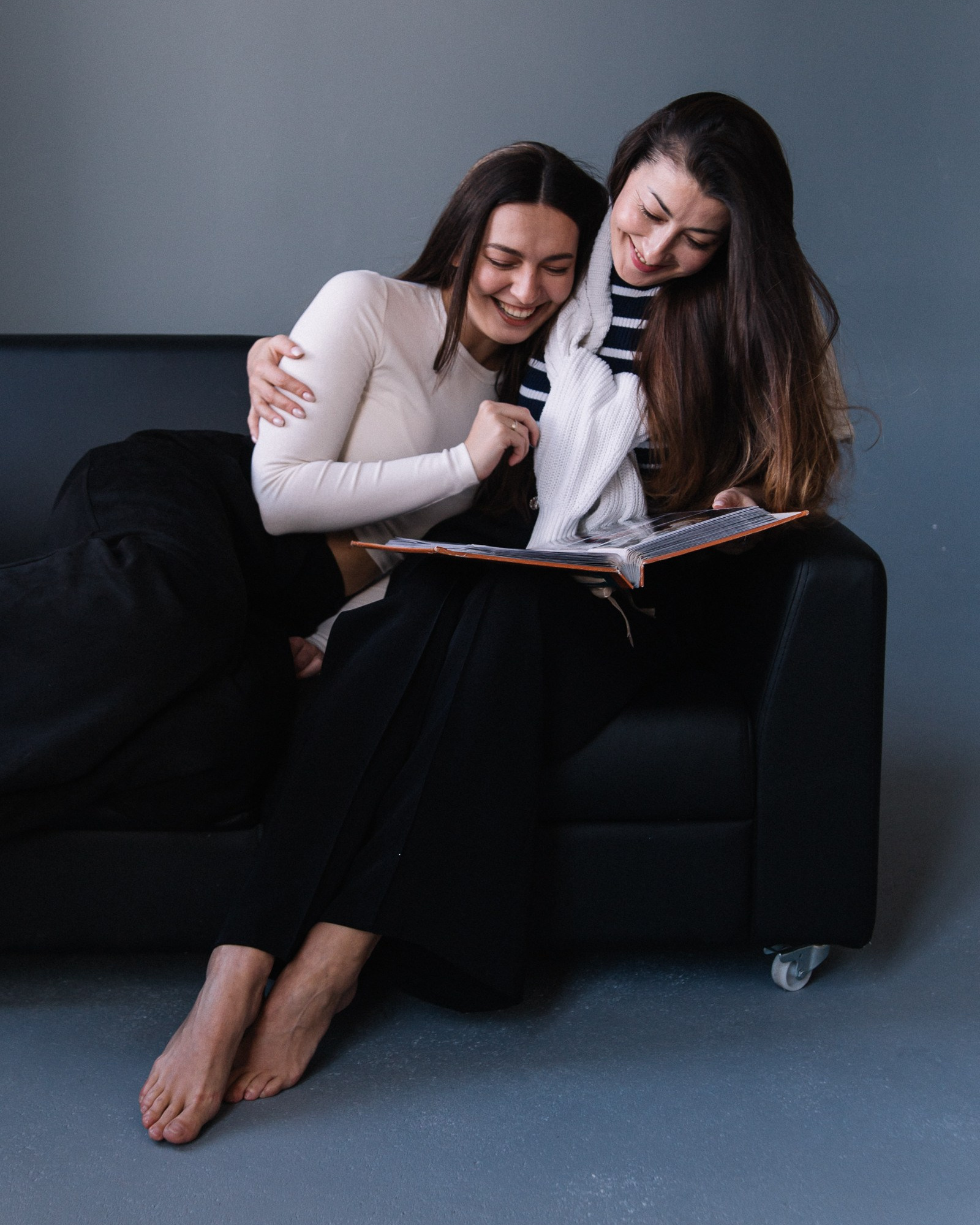 Фотосессия мамы и взрослой дочери. Фотограф Ольга Кудрявцева. Профессиональная фотосъёмка в Калининграде