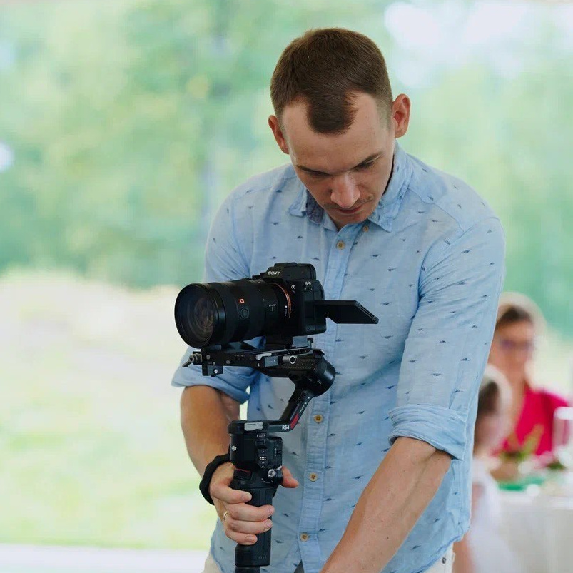 Контакты. Свадебный видеограф Андрей Лазневой