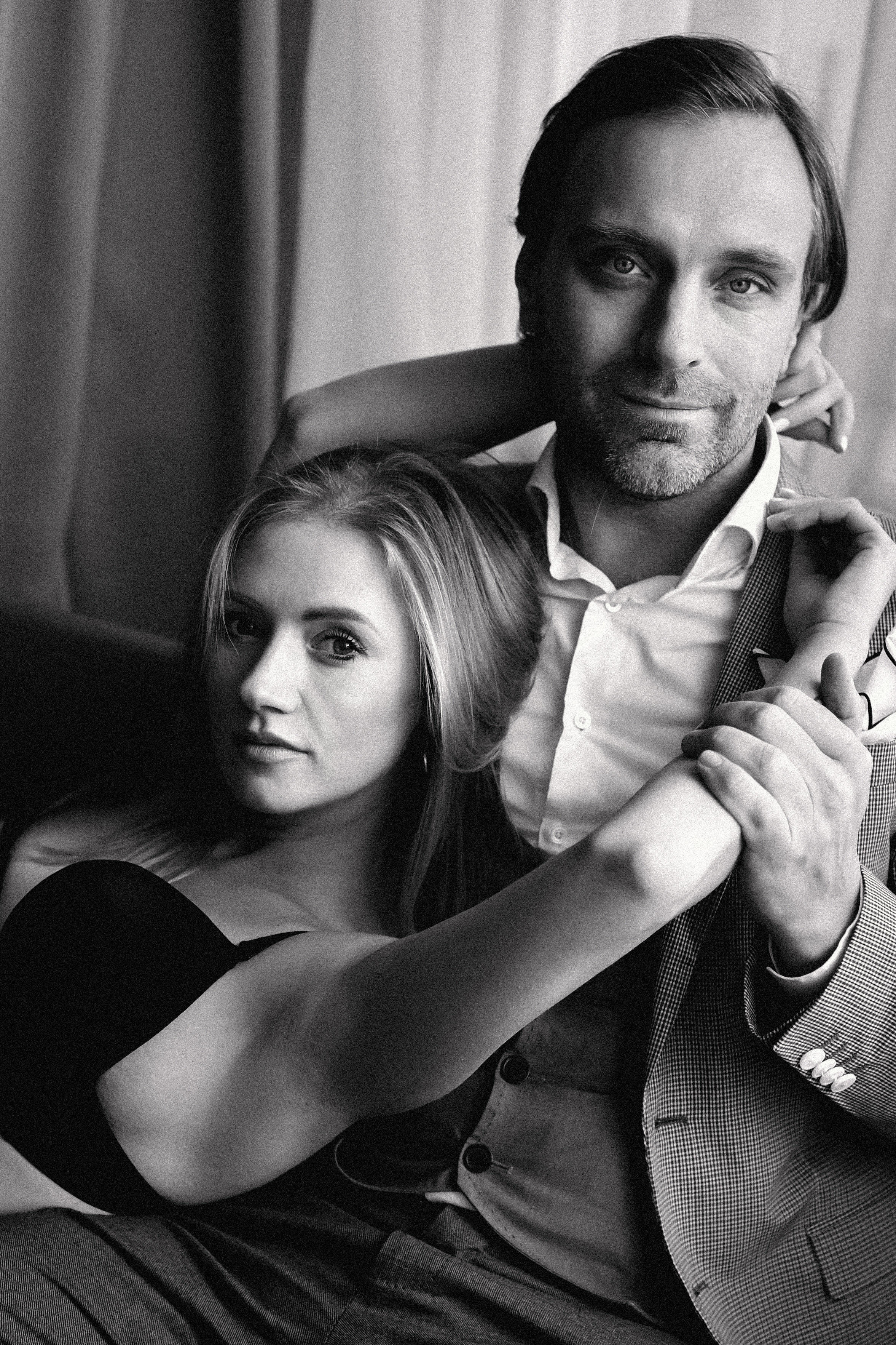 Фотограф Марина Скибо. Love Story студийная съемка пары.