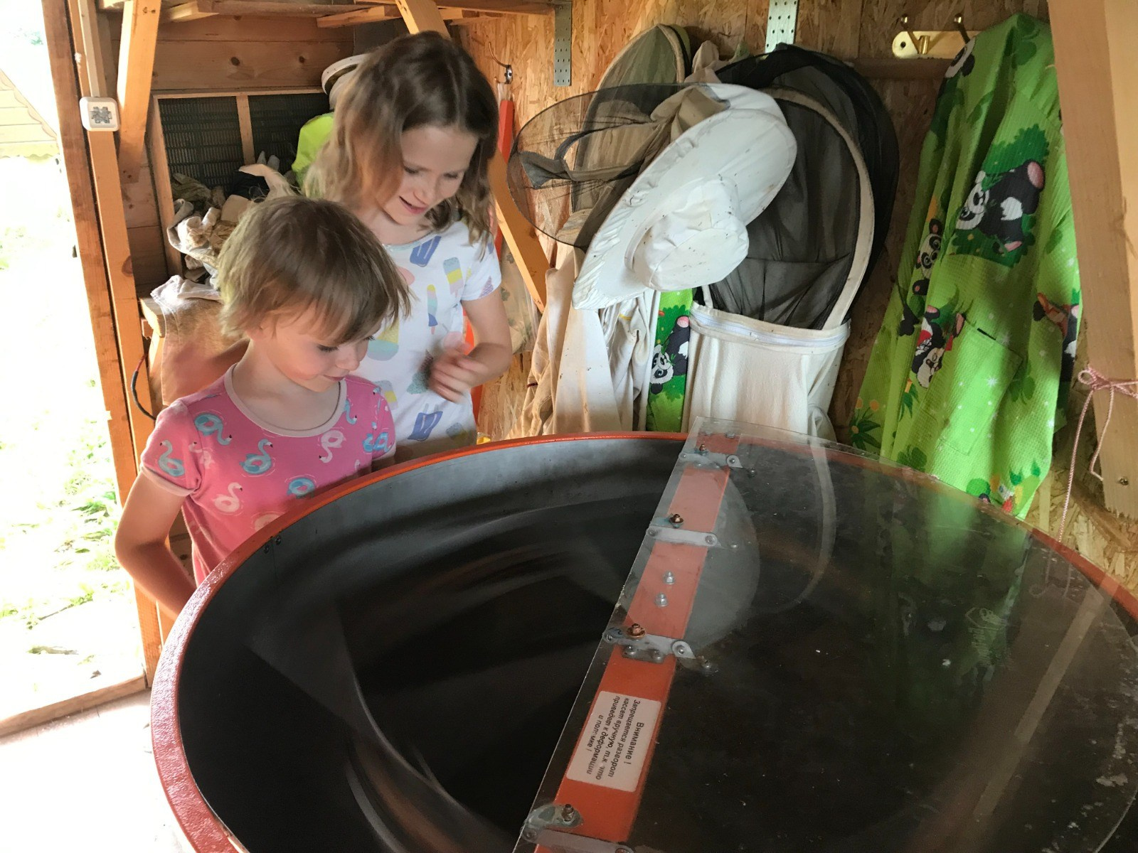 Дочка с внуками на экоферме. Эко отдых в Подмосковье в эко-отеле Марии Гиппенрейтер