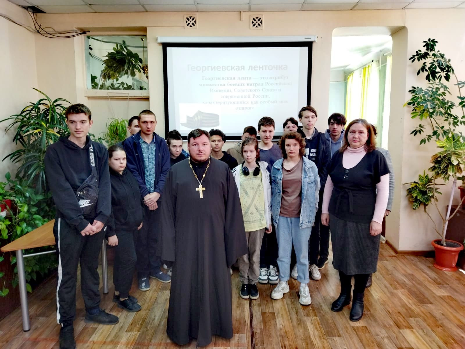 Священник побеседовал со студентами о деятельности Церкви в годы войны. Северное благочиние Саратовской епархии