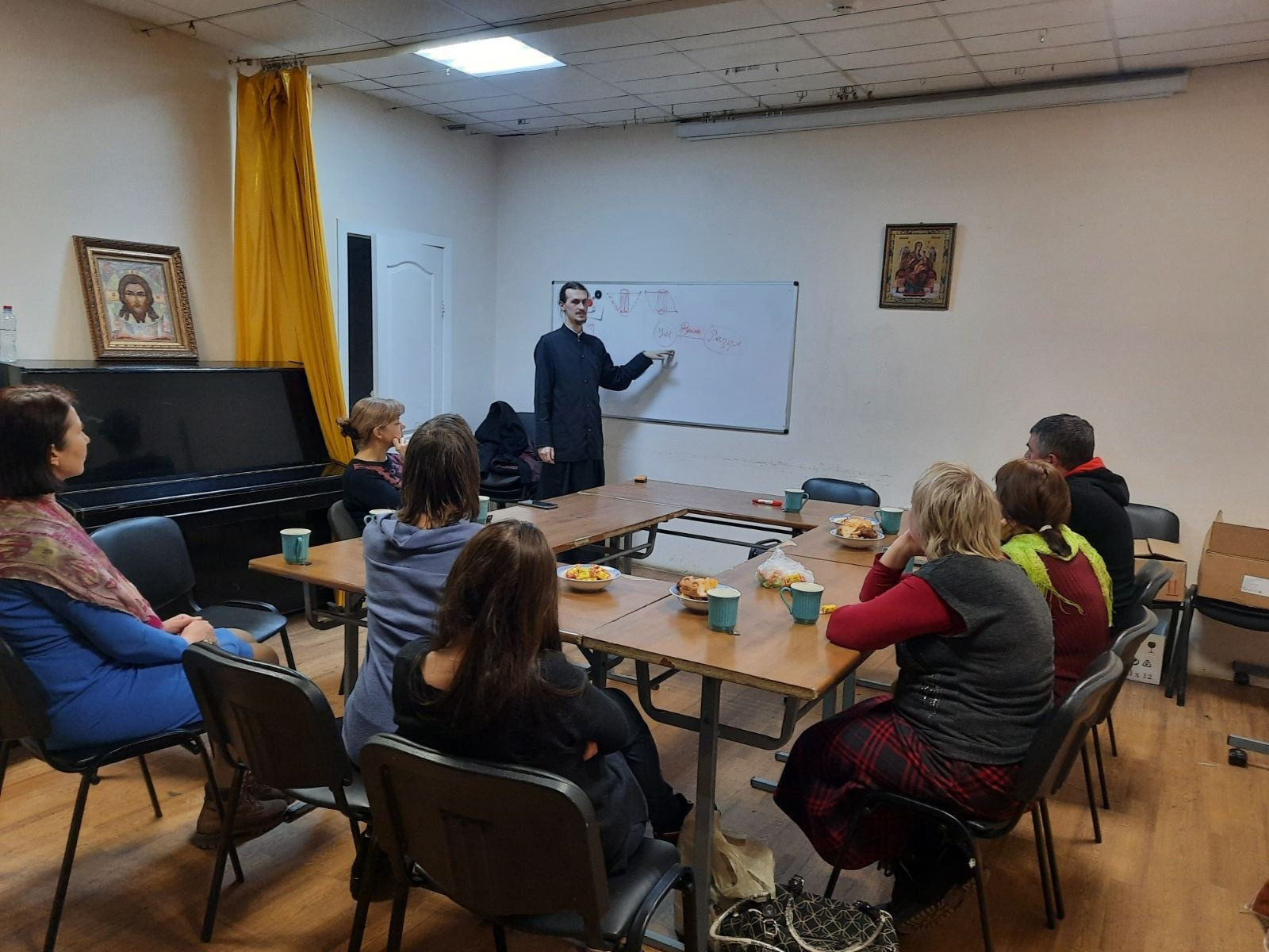 В Георгиевском храме прошла беседа об исихастских спорах. Северное благочиние Саратовской епархии