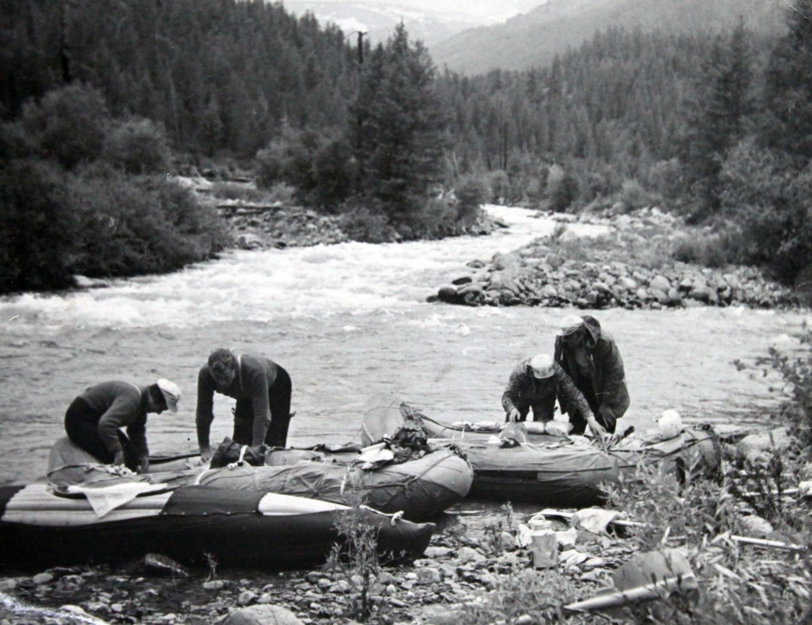Первая экспедиция туристов-водников Алтая (1970). Фотограф Эдуард Алмадаков