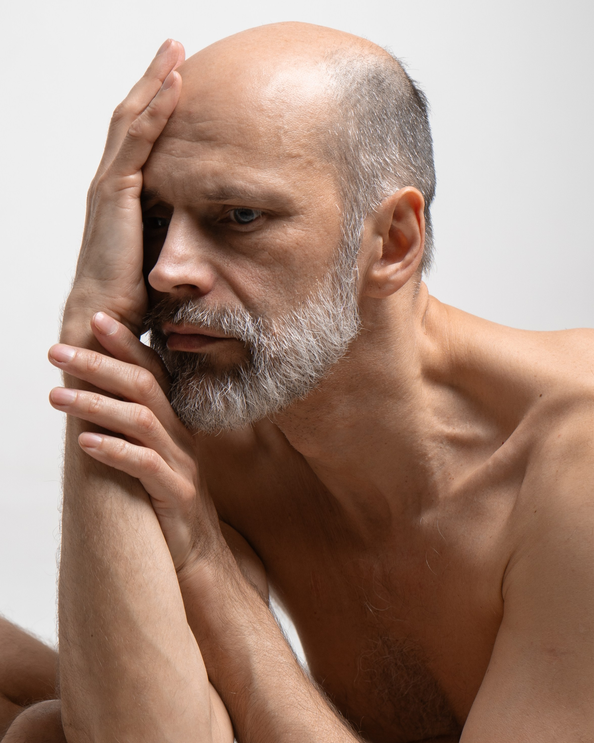 Мужская фотография в стиле минимализма