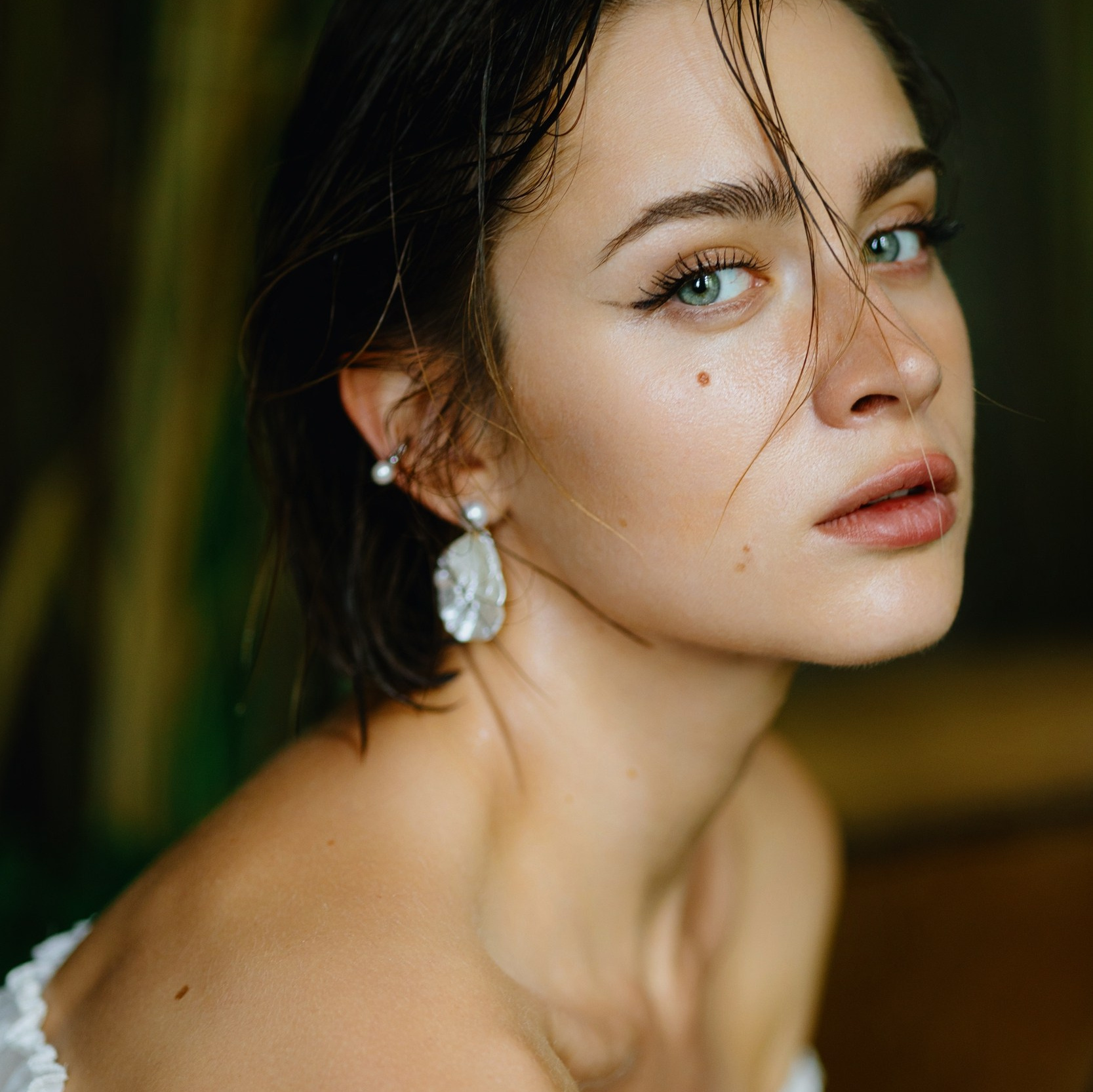 женский студийный портрет