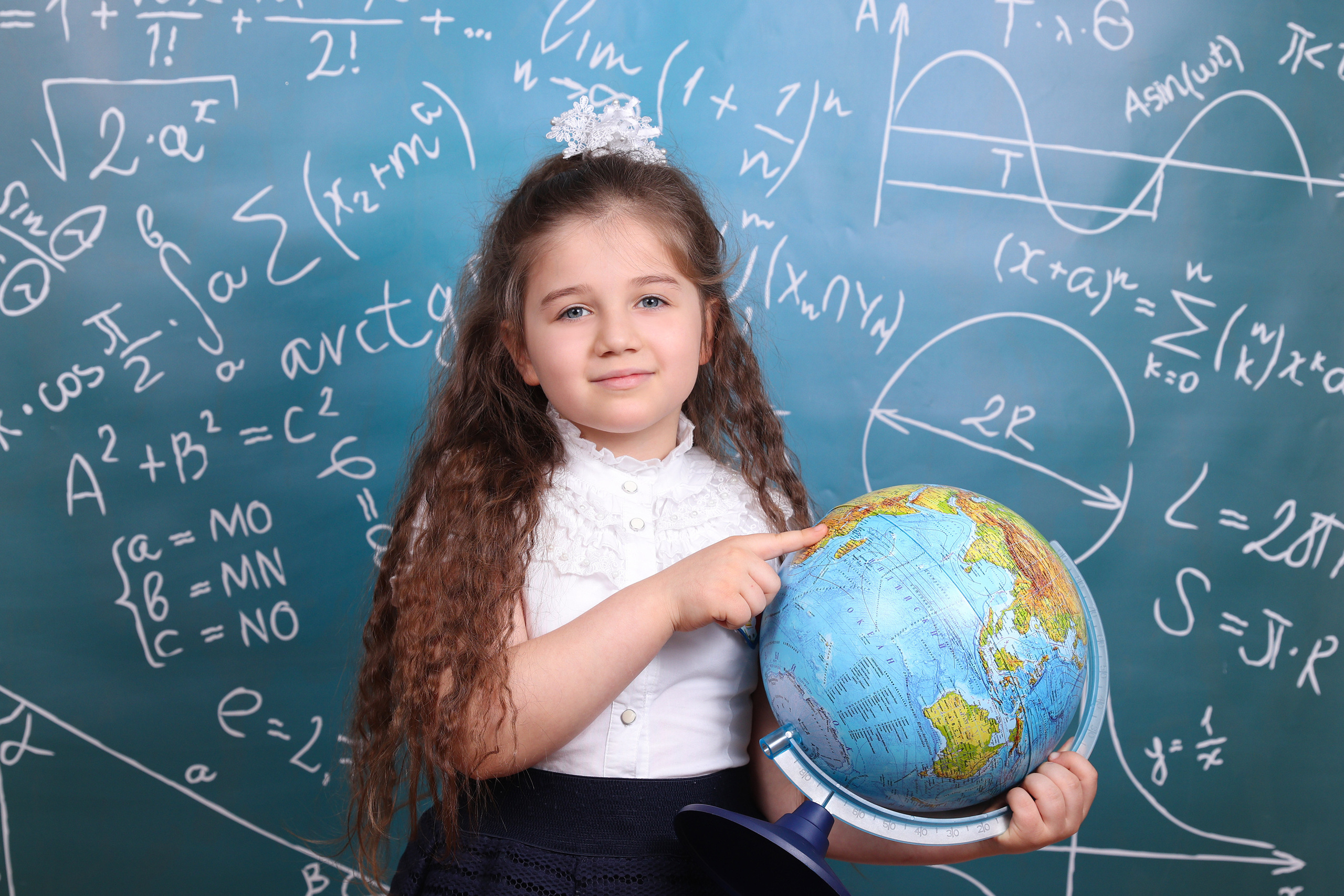 Стильные, современные фотокниги для школьников Алматы. Детский фотограф в Алматы, виньетки, выпускной альбом Алматы