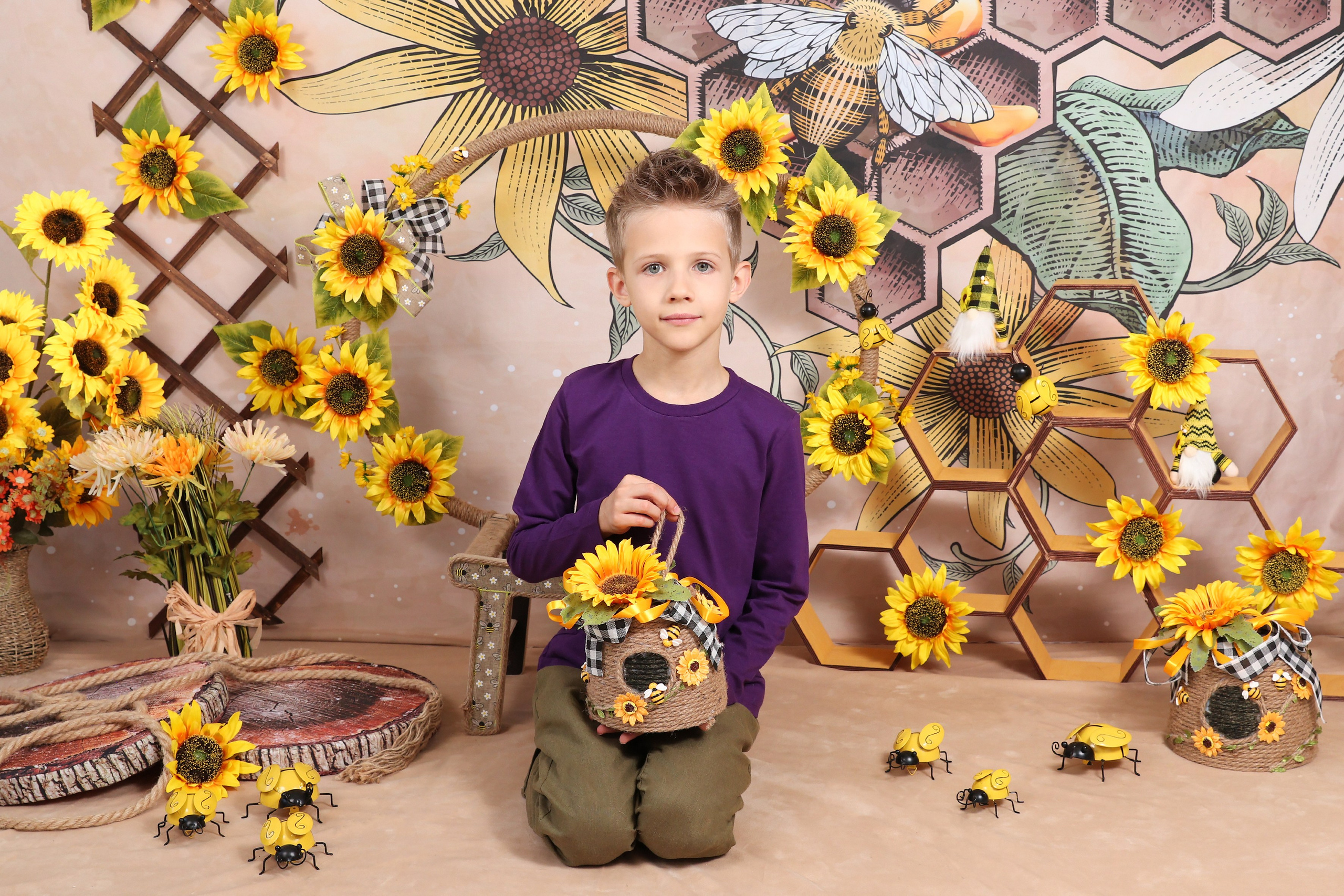 Фотосессия «Пчёлки». Детский фотограф в Алматы, виньетки, выпускной альбом Алматы