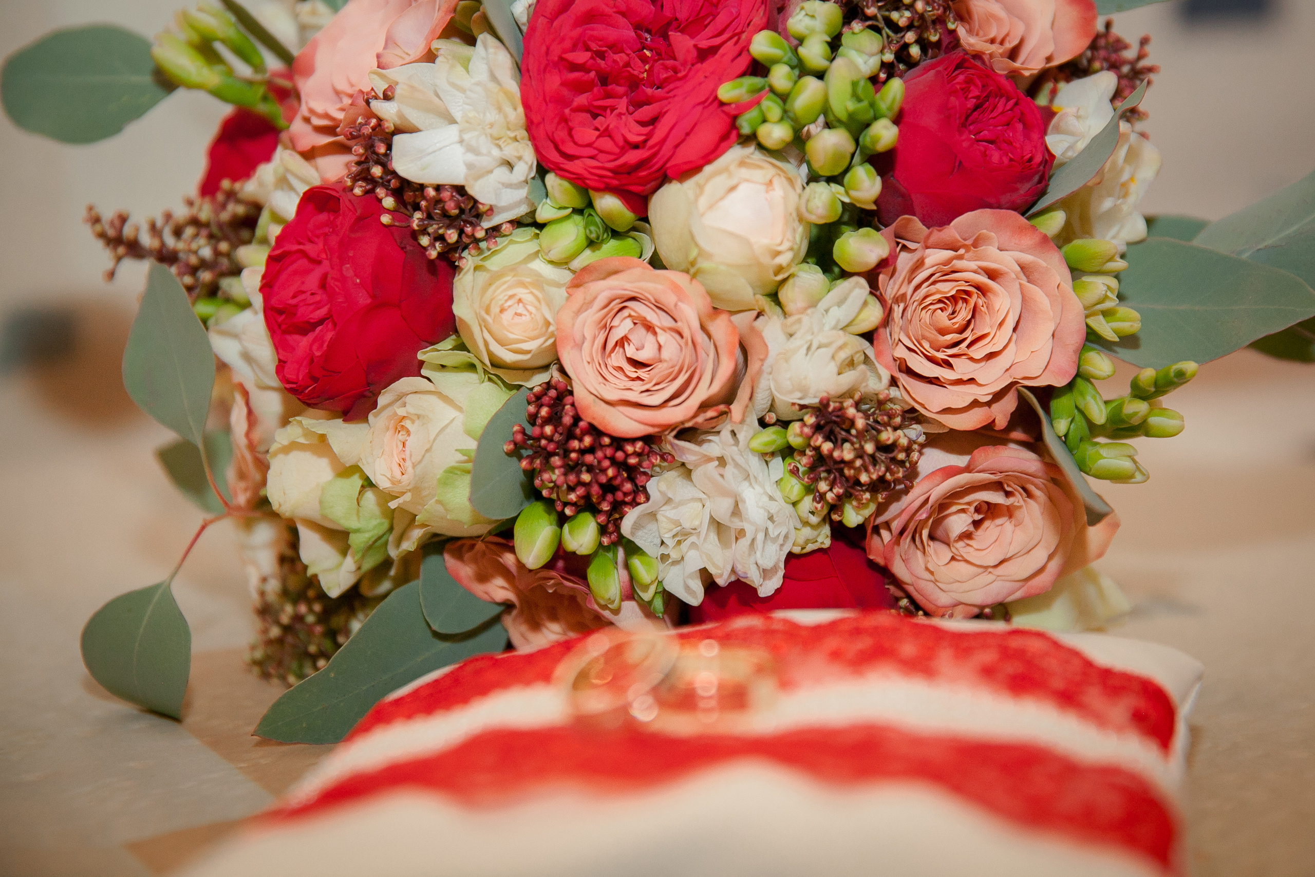 Зачем играть свадьбу?. Фотограф и видеограф на любое Ваше мероприятие