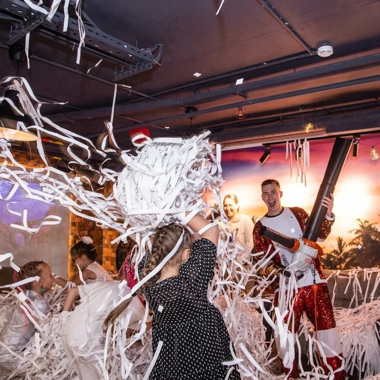 Шоу-программы. Аренда лофта в СПб для мероприятий