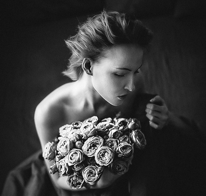 Nuraeva Daria portrait, reportage, art photographer and retoucher