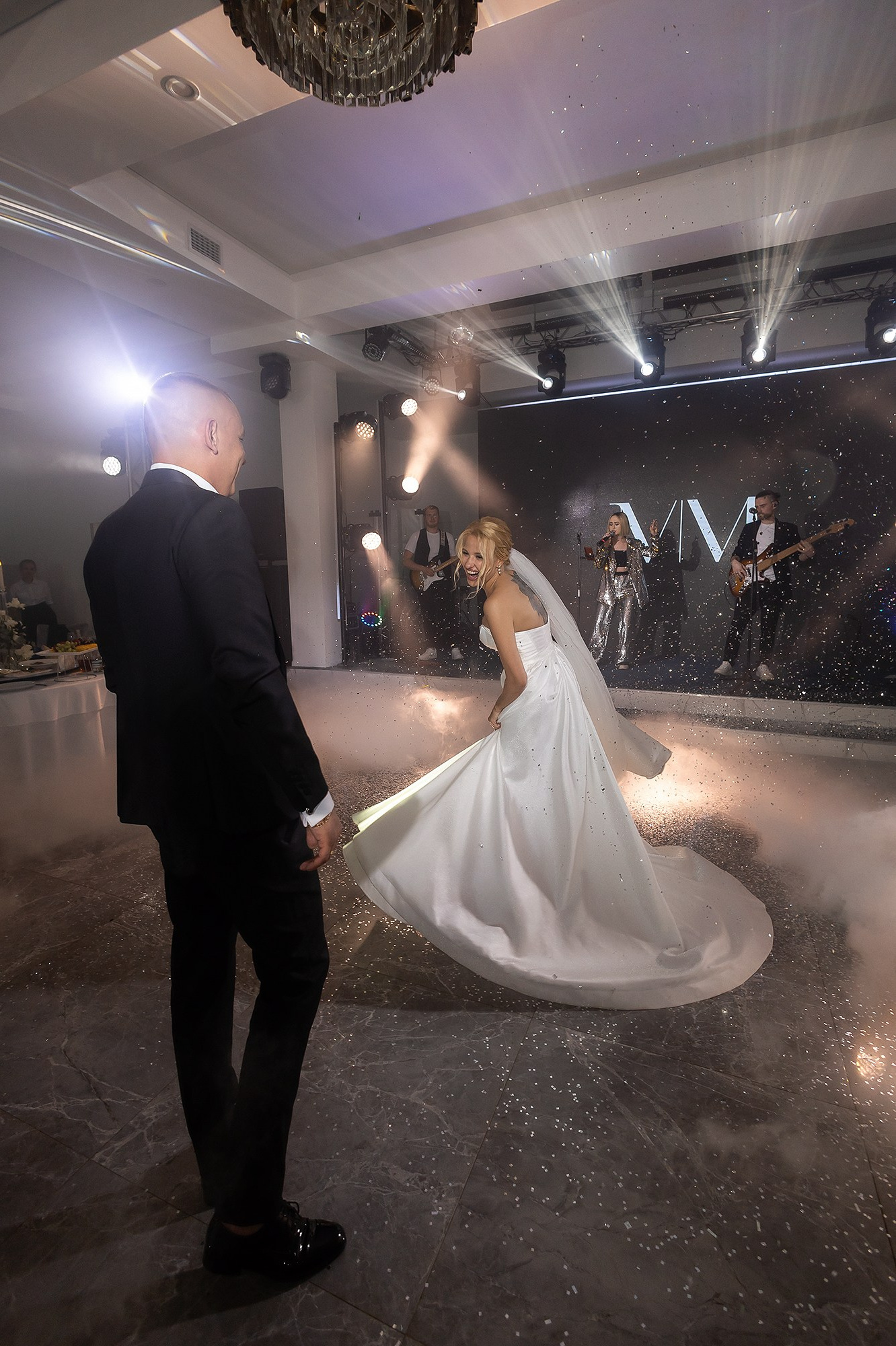 свадебный танец жениха и невесты, живые эмоции, sky village Самара