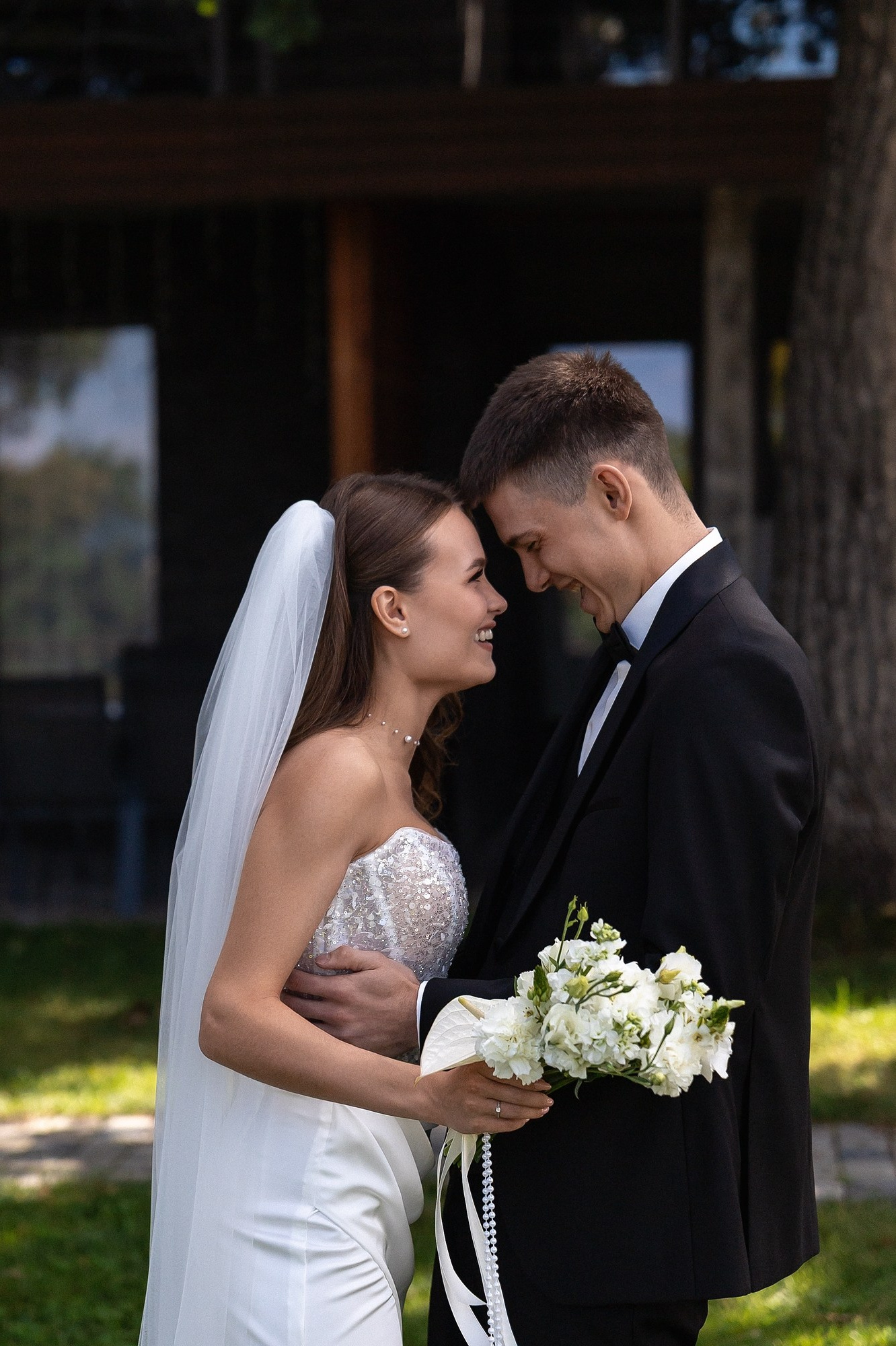 эмоциональная свадебная съёмка, портрет моложожёнов в самаре, свадебный фотограф сергей ярилин