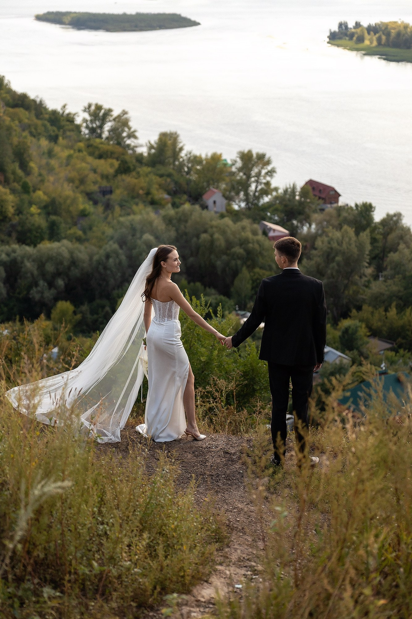 свадебная пара в полный рост на природе, естественная ретушь, сергей ярилин самара