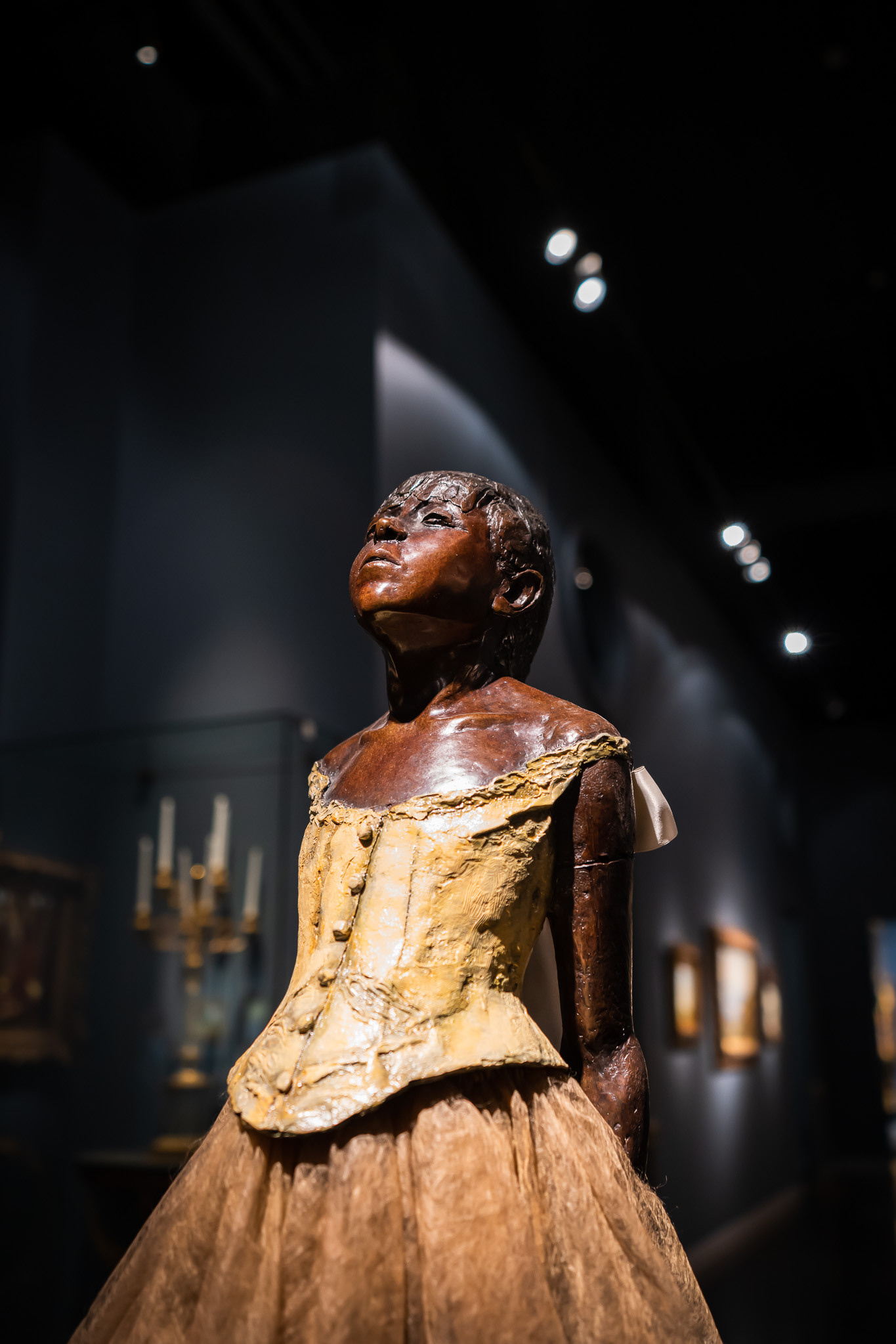 Маленькая четырнадцатилетняя танцовщица