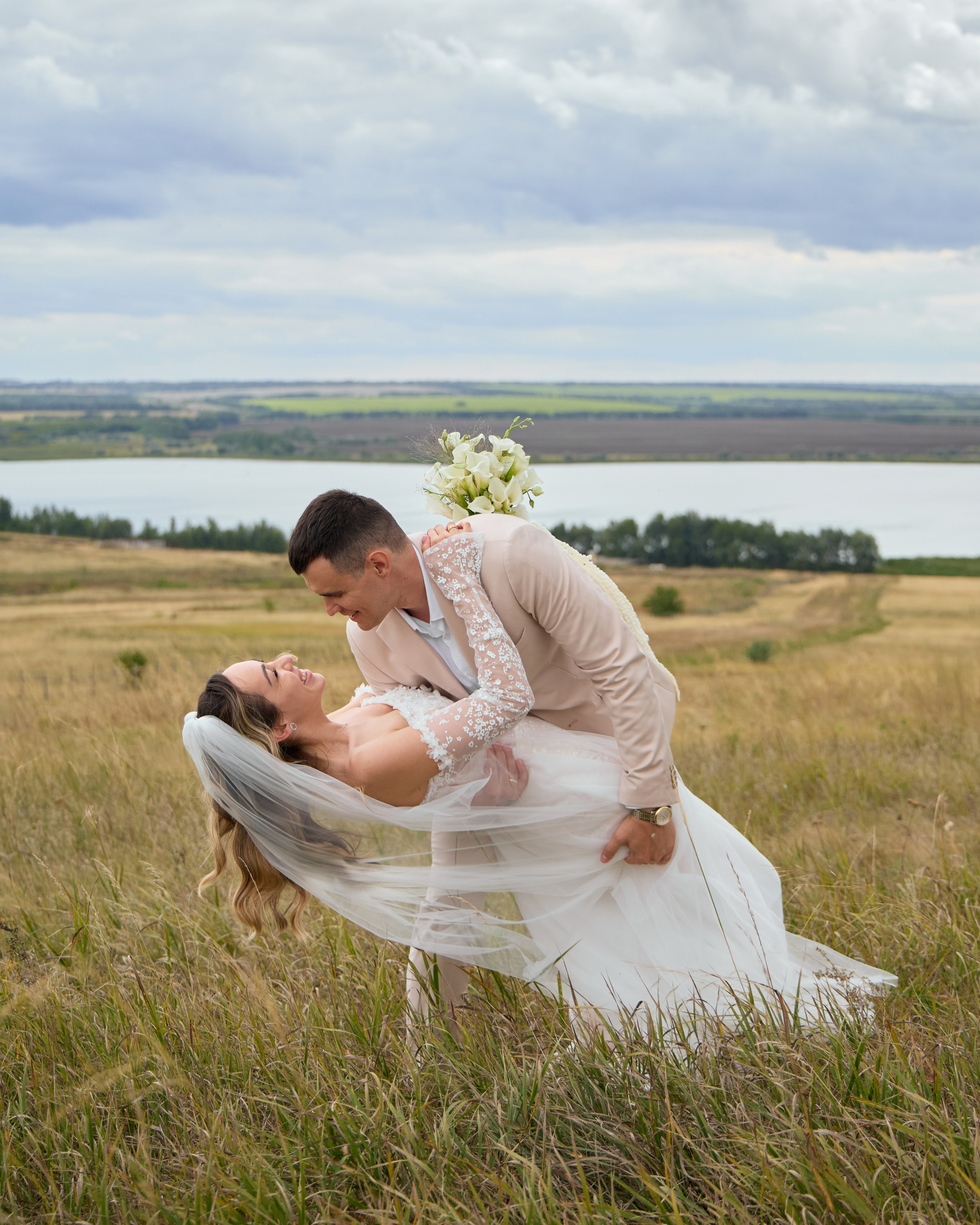 Свадебная фотосессия на природе