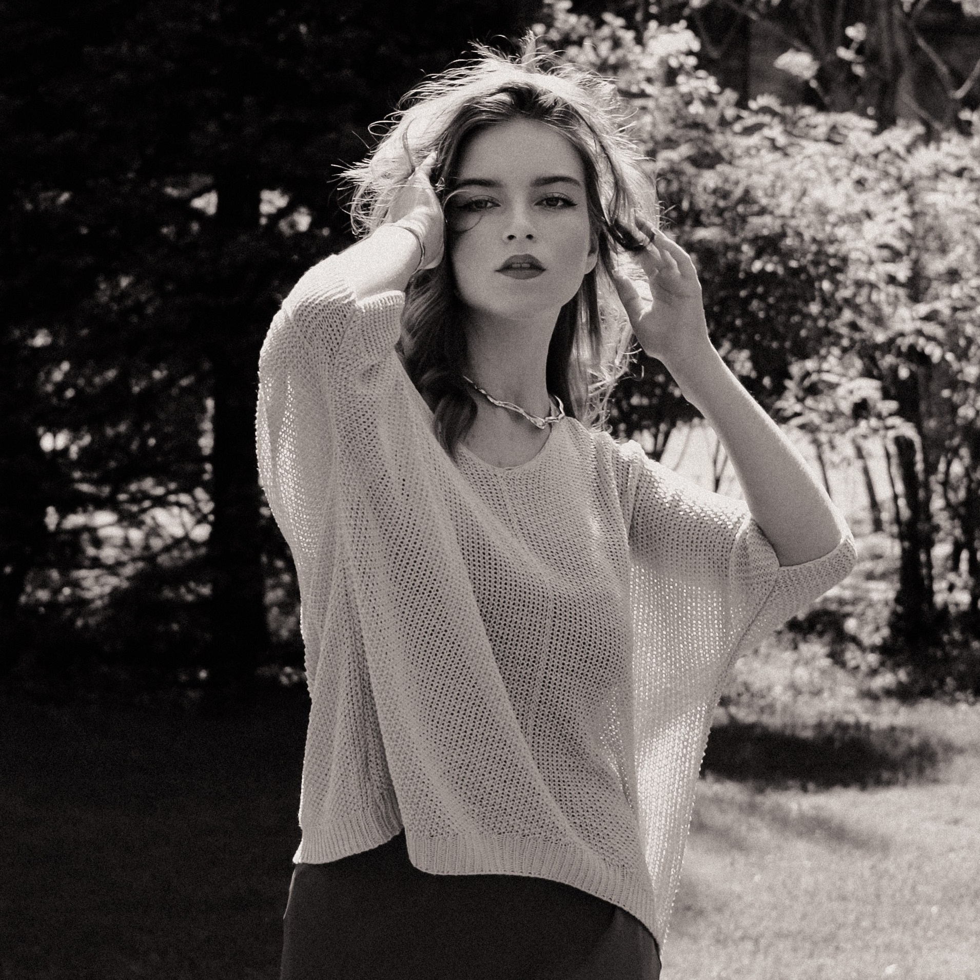 Контакты. Женский портрет