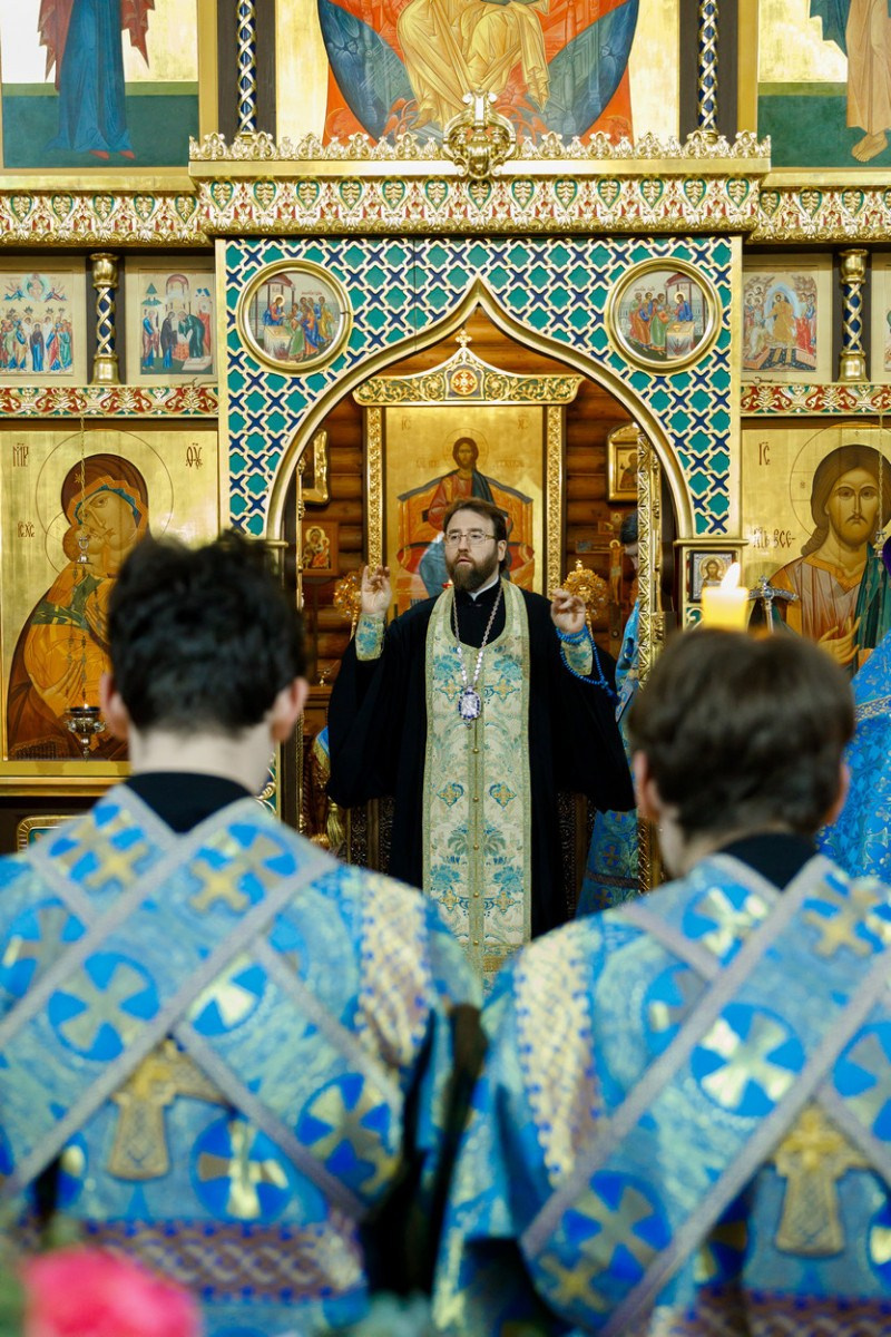 Митрополит Игнатий совершил всенощное бдение в Сретенском храме. Северное благочиние Саратовской епархии