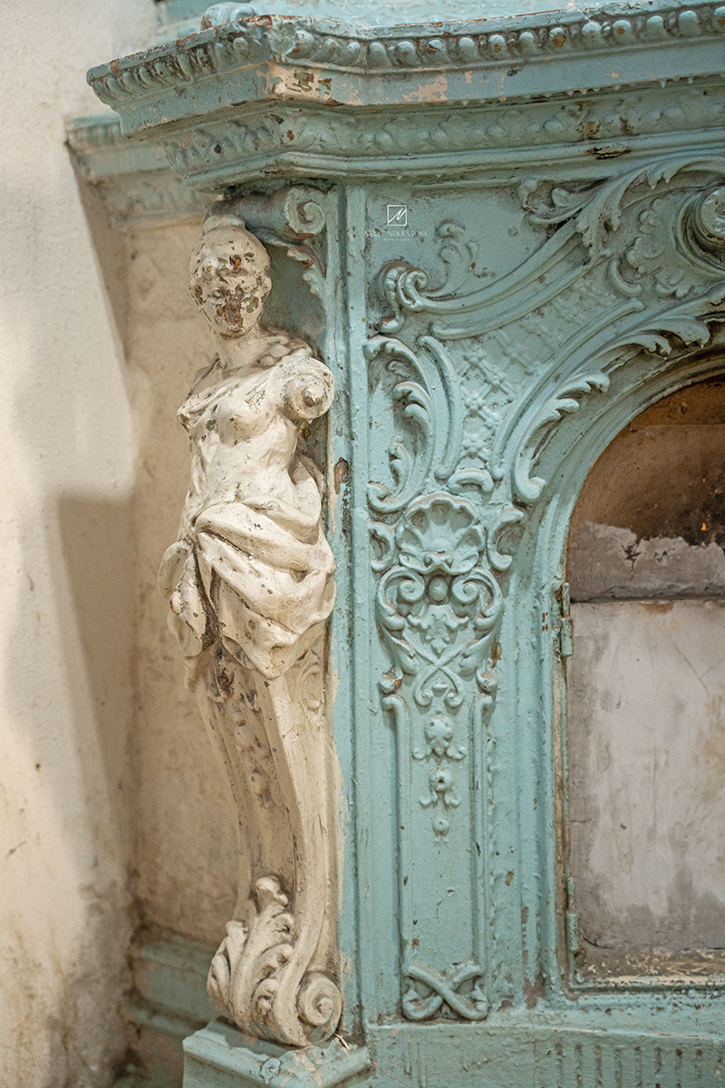 Голубая парадная в районе Чернышевской. Фотограф и искусствовед в Туле и Санкт-Петербурге Нелли Некрасова