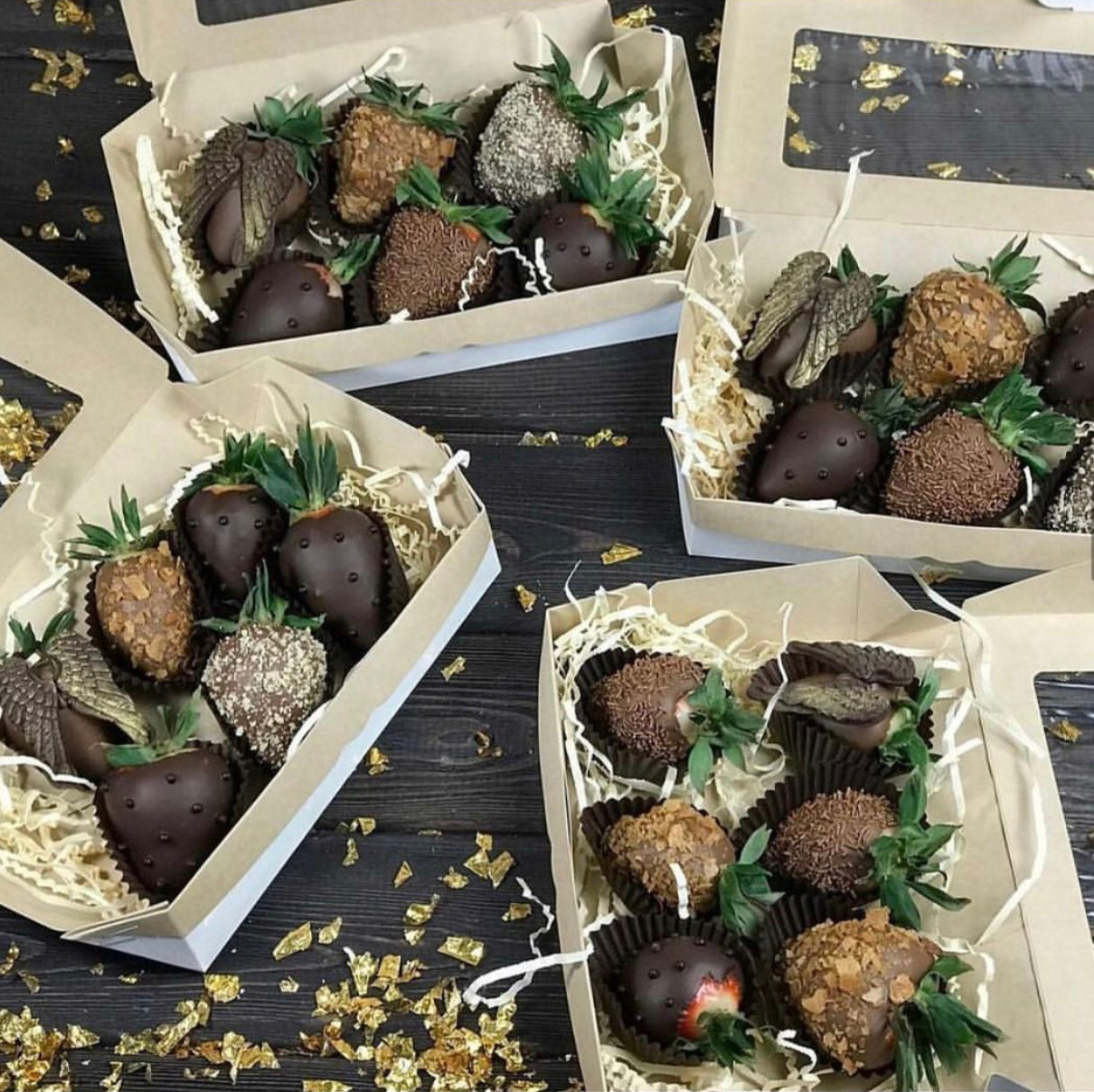 Наборы из клубники в шоколаде Сургут. Клубника в шоколаде в Сургуте