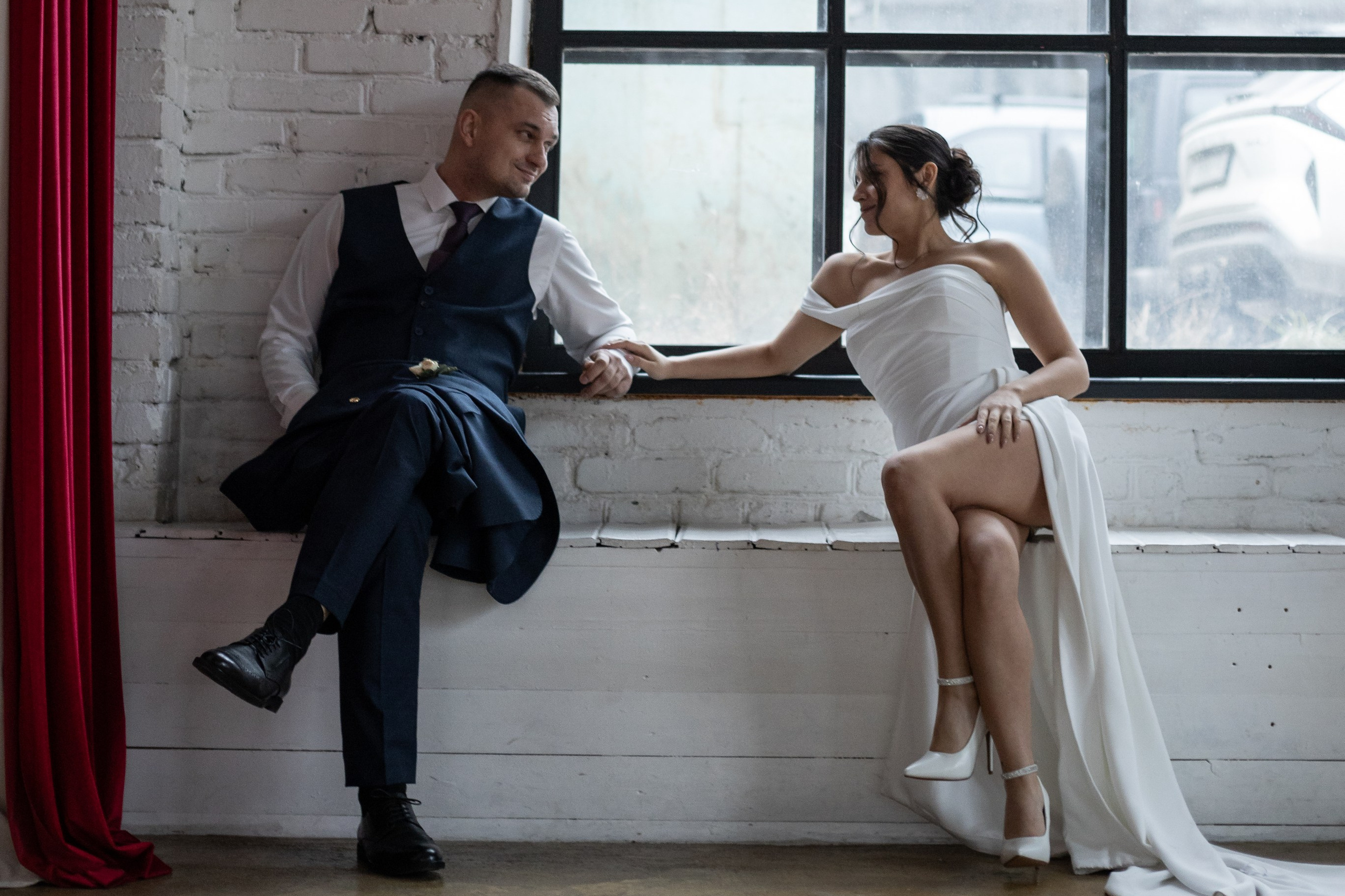 Свадебная фотосессия в студии в Москве. Фотограф Гладков.