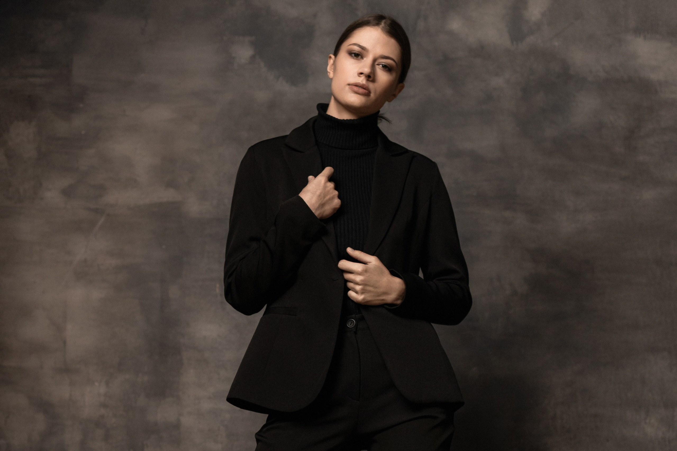 Женская портретная фотосессия в студии. Москва, примеры, стоимость.