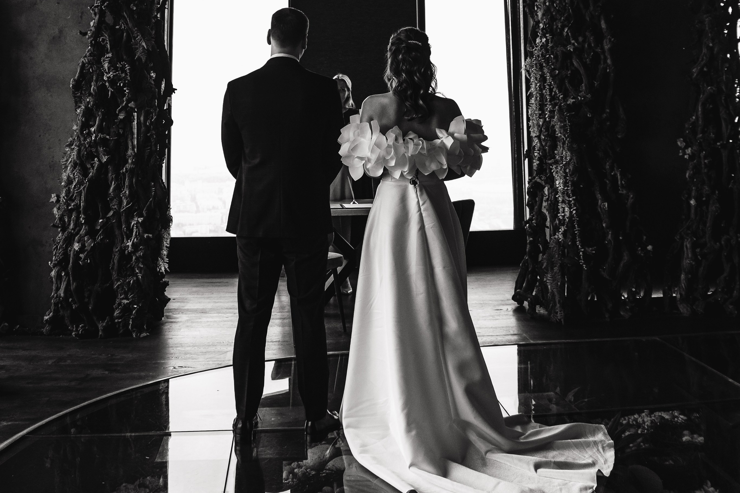 регистрация брака в Москва-Сити, Башня Око ресторан "Birds", стоимость свадебного фотографа в москве, фотограф Гладков Дмитрий