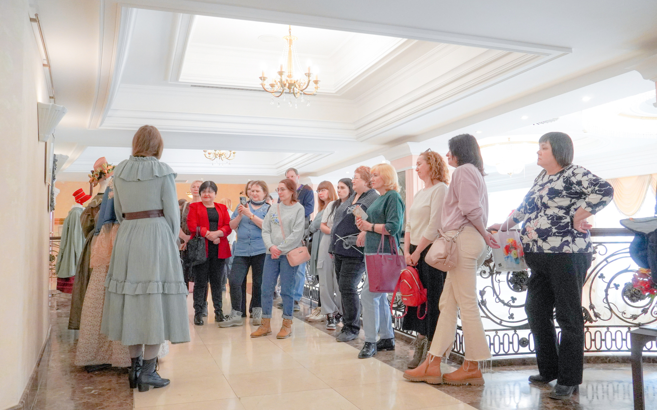 По тюменской мостовой