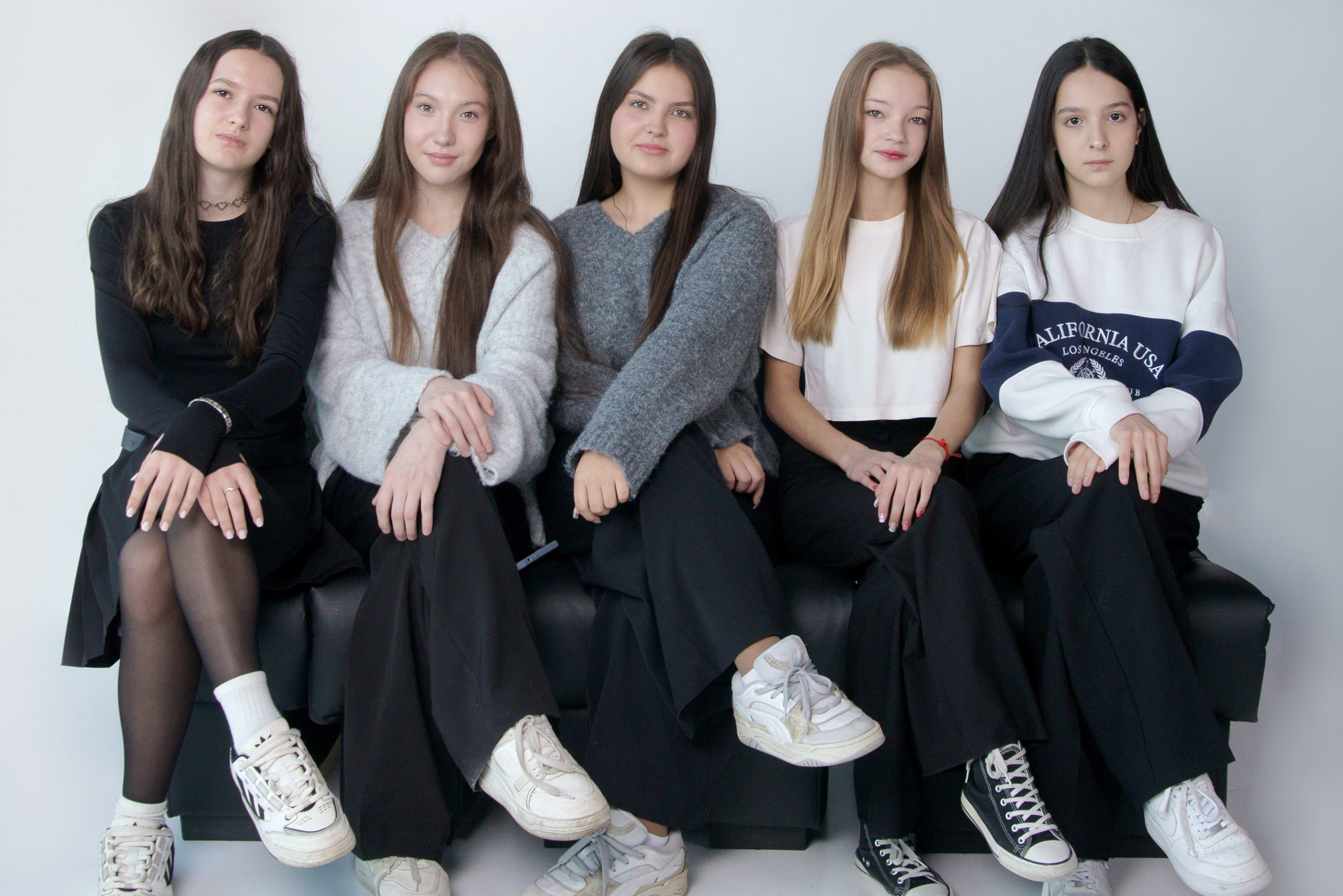 Студийная фотосессия выпускников 9,11 класса старшей школы