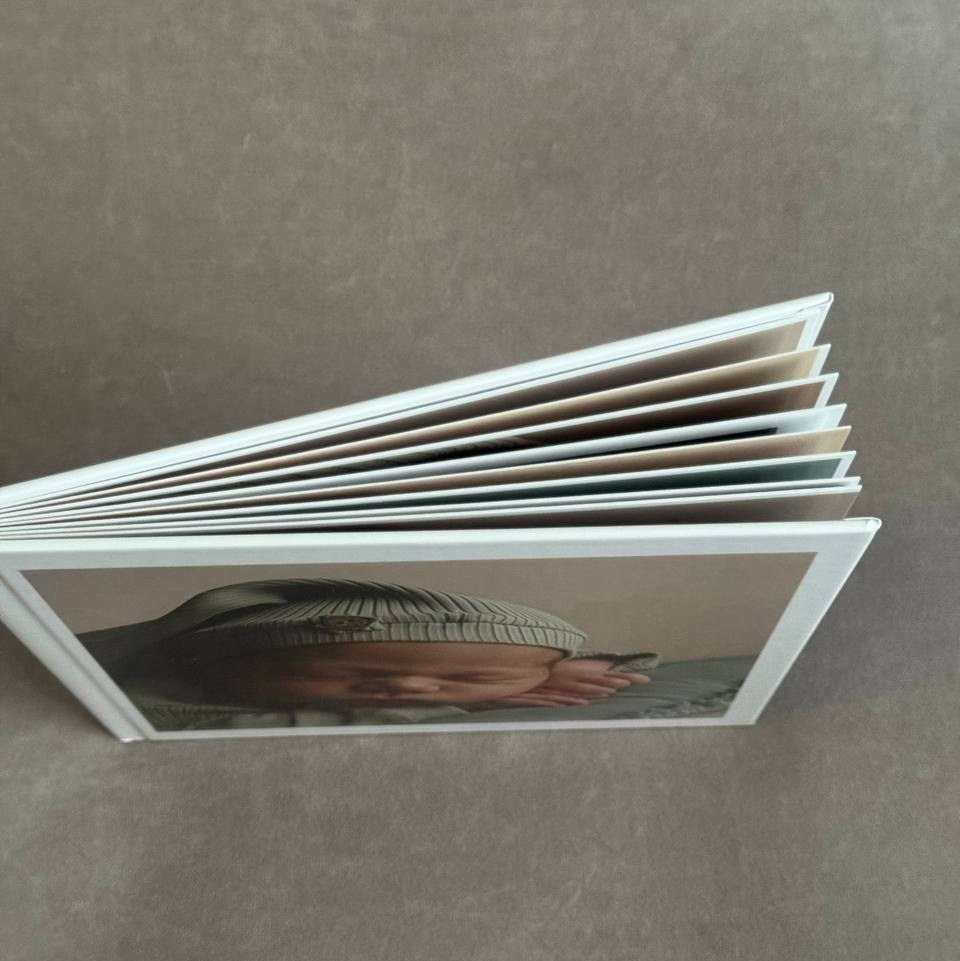 Фотокниги Приморкий край (Лайфлат). Фотограф новорожденных (ньюборн) в г. Уссурийске Приморский край Ирина Губанова